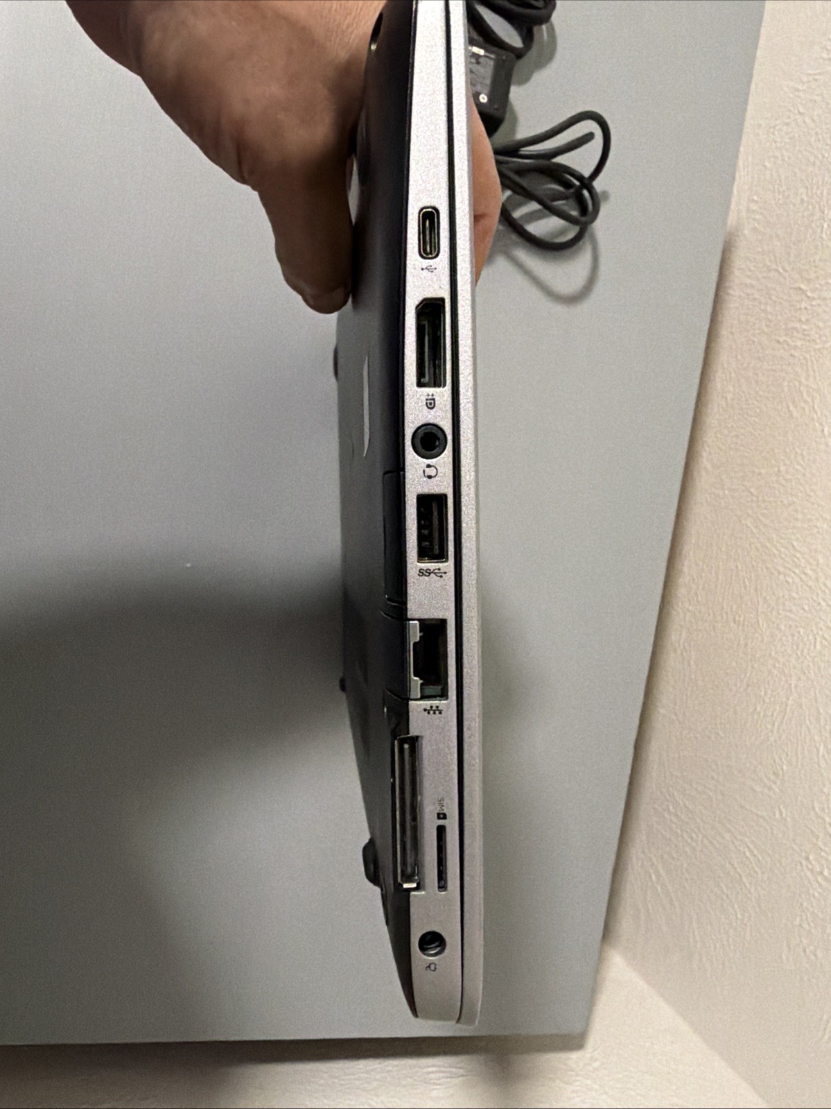 HP EliteBook 820 G4 12.5″ Intel i5-7200U 2.7GHz 16GB 256GB SSD Windows 11 Pro