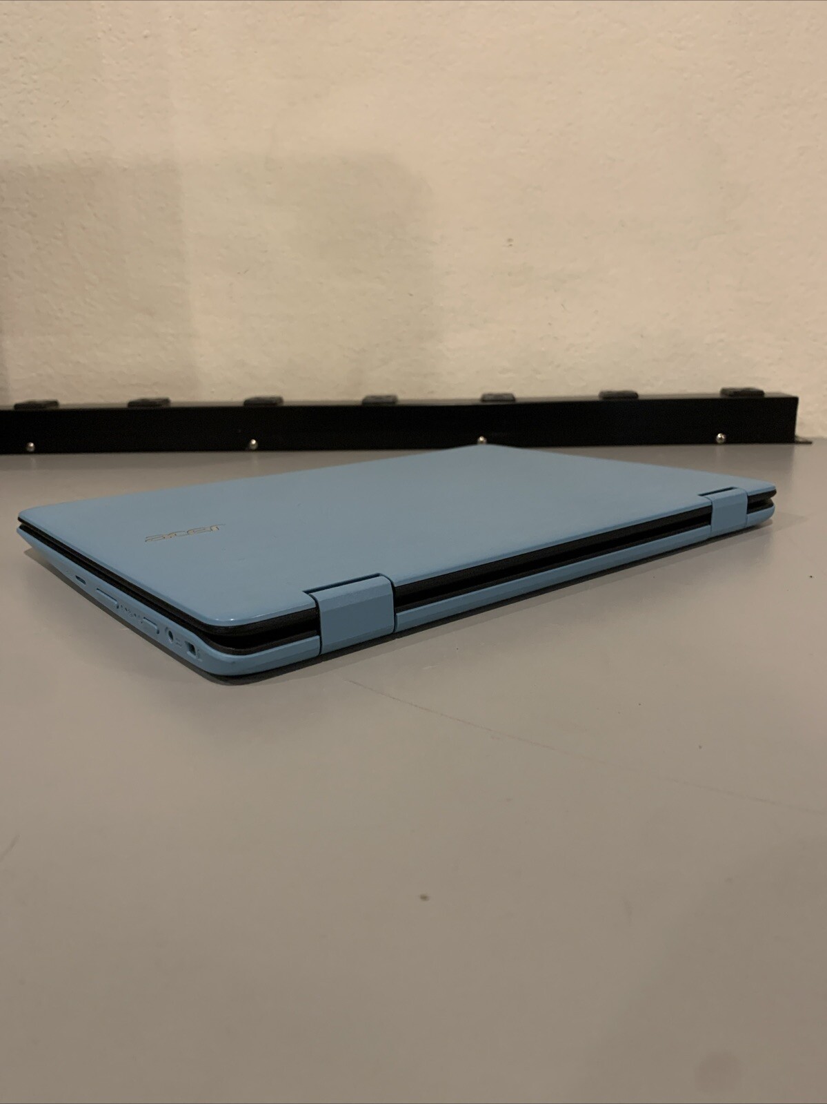 Acer Spin 1 SP111-31-C2W3 Touchscreen Convertible Laptop Needs Battery