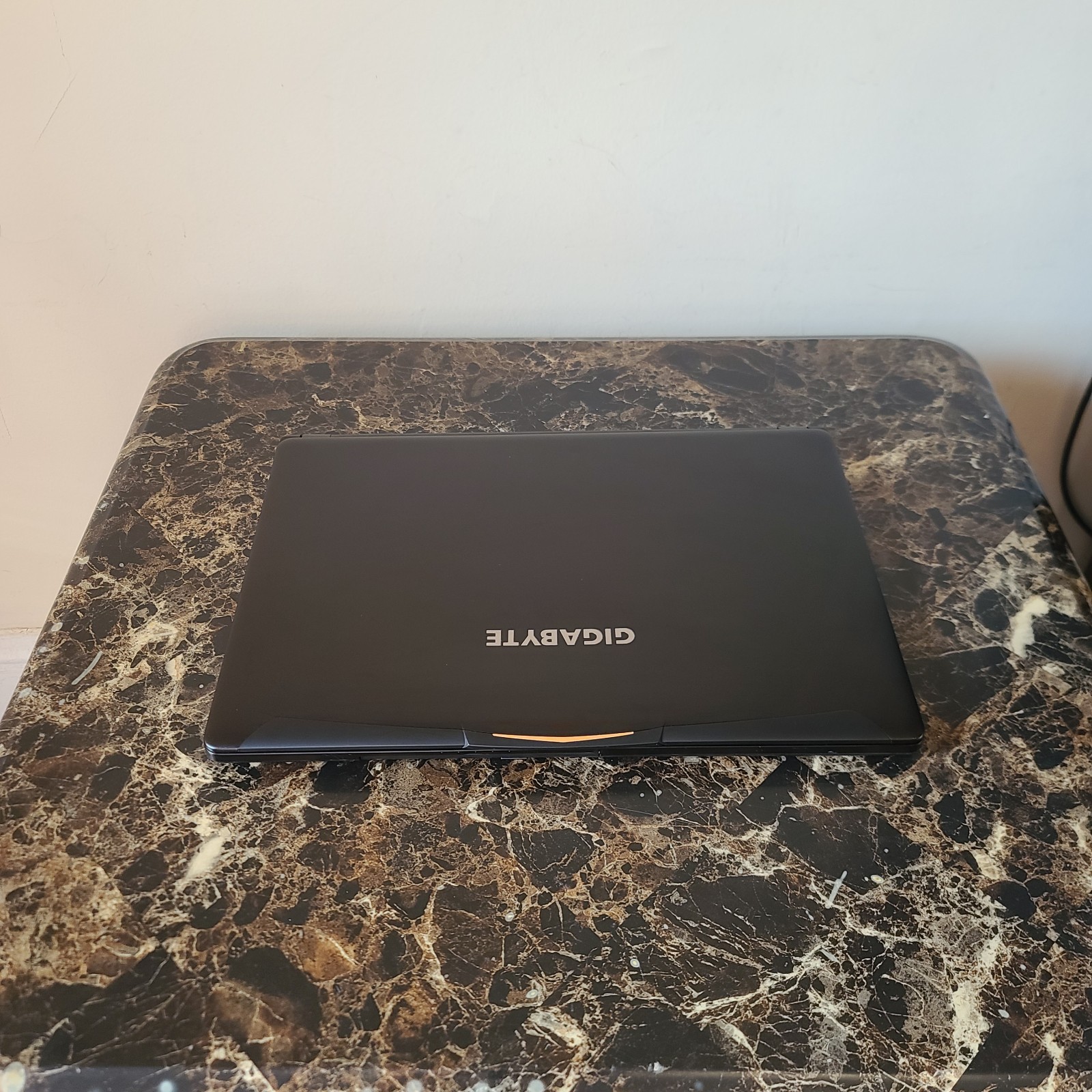 GIGABYTE P35X-V5 GAMING LAPTOP CORE i7-6700HQ 2.60GHz 8GB RAM GTX 980M 62GB SSD