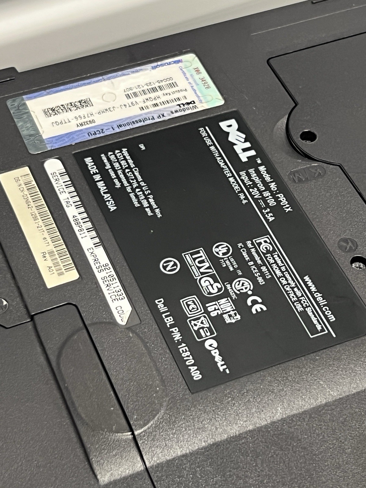 Dell Inspiron 8100 PP01X Pentium III Windows 98 Laptop DVD Floppy RS232 Nvidia