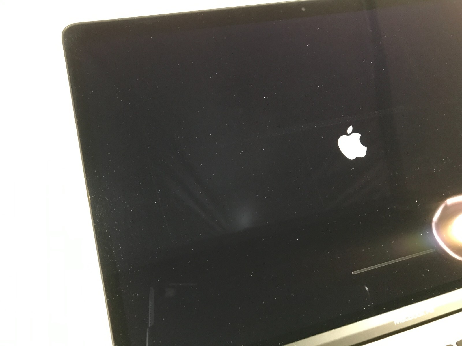 Apple Macbook Air 13″ 2020 M1 8/7 Core @ 3.2GHz 16GB 256GB 2560 x 1600 *Grade C*