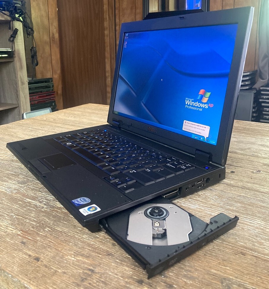 14.1″ Dell E5400 Laptop Vintage Windows XP 32 Bit Intel 2.2ghz 2gb 160gb DVD