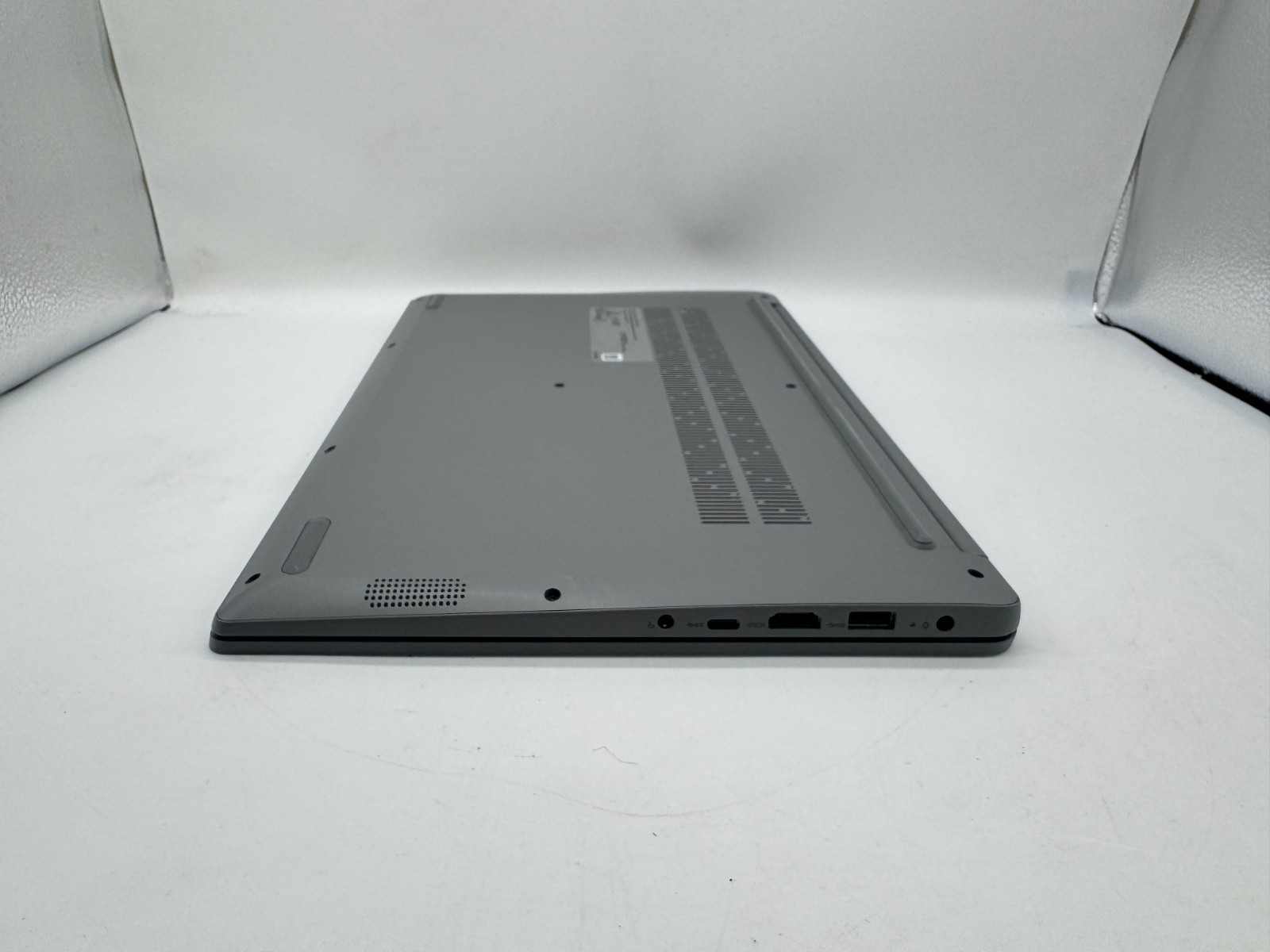 Lenovo Ideapad 1 15IAU7 15.6″ Touch laptop Intel Core i3 256GB 8GB 82QD00DHUS