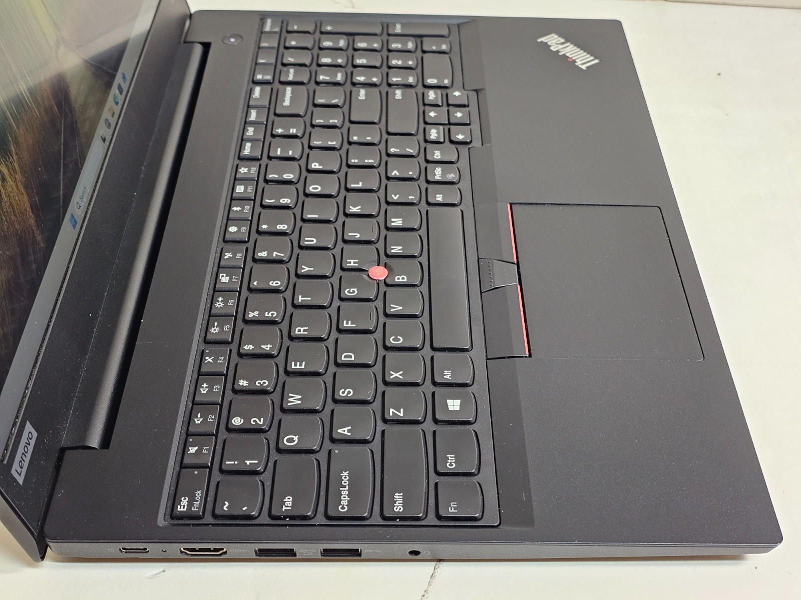 Lenovo ThinkPad E590 Laptop – 1.6 GHz i5-8265U 8GB 1TB Webcam 15.6″ – SP1
