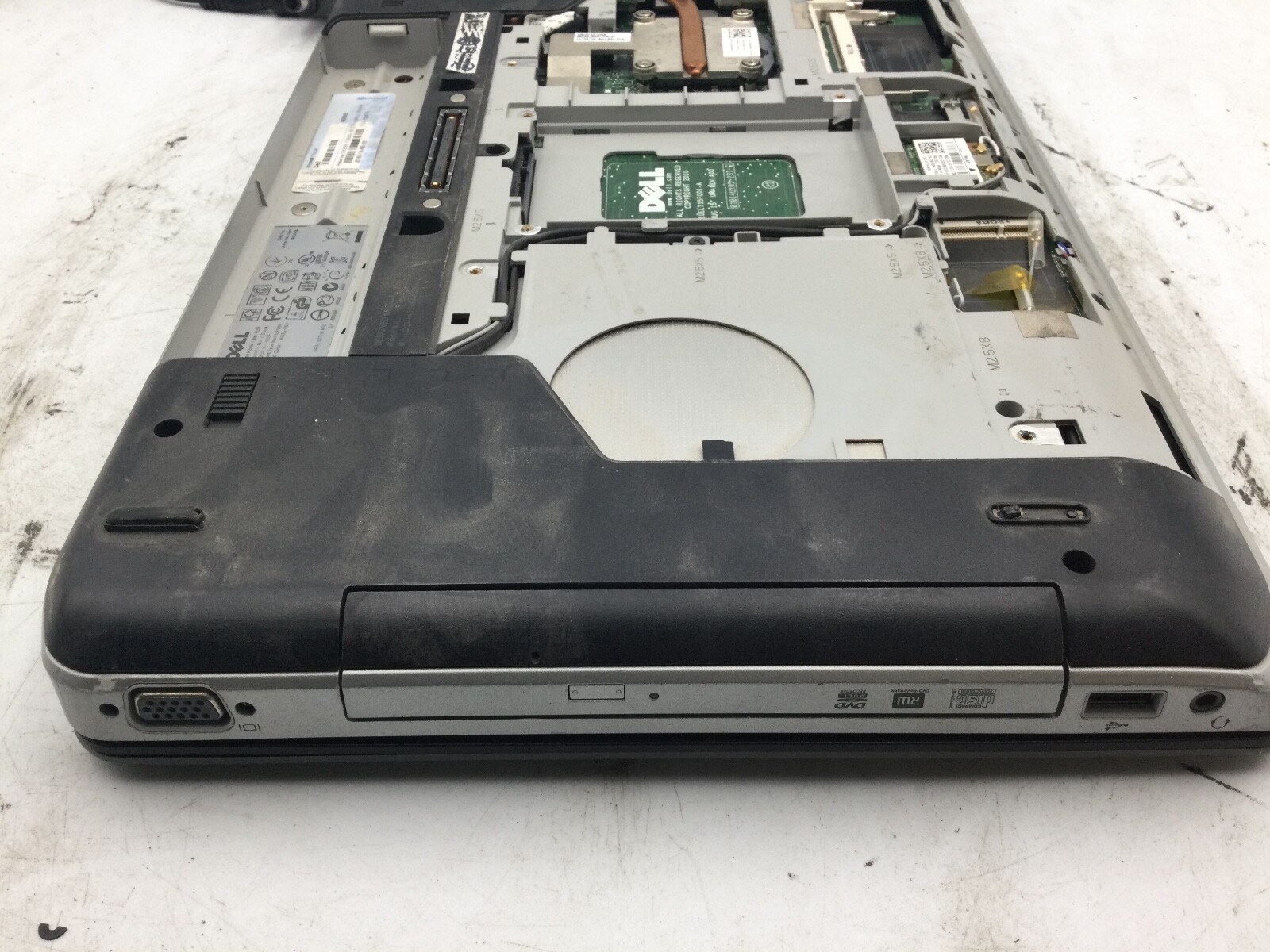 DELL LATITUDE E5520 – BOOTS TO BIOS – INTEL I5 2540 – NO RAM – 15″ – READ – BB!!