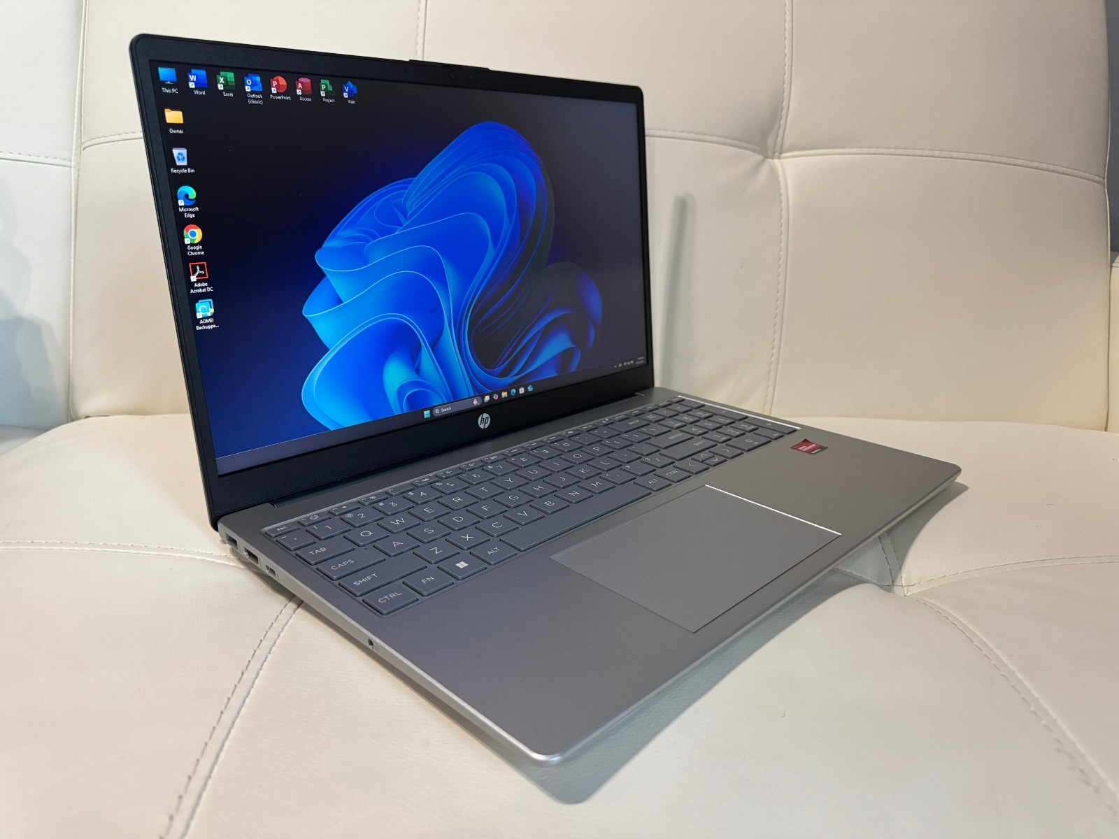 HP Laptop 15.6″ AMD Ryzen5 7520U 8GB Ram 256GB SSD Windows 11 Home