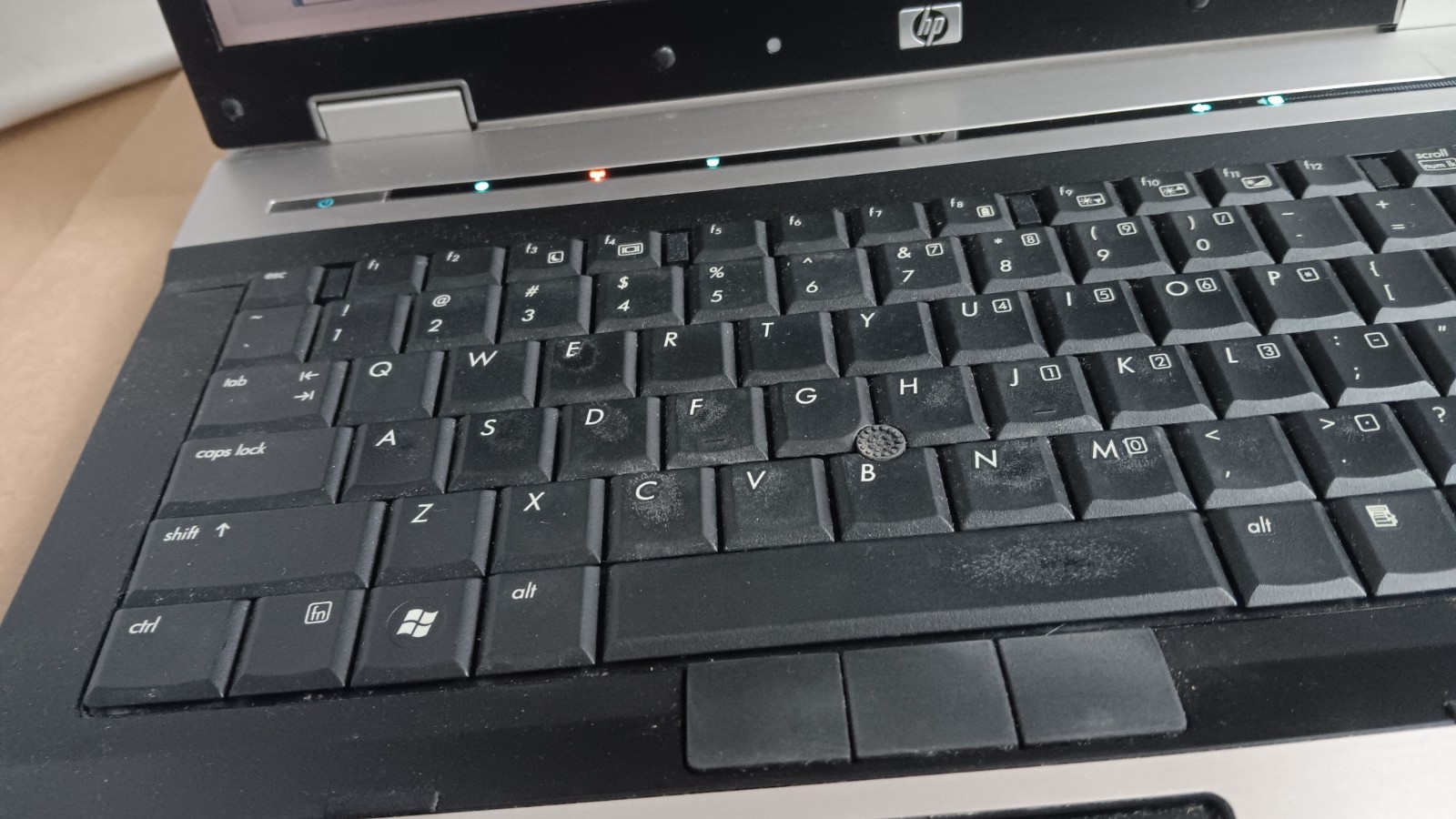 HP EliteBook 8530p Laptop Intel C2D @ 2.53 GHz 15.4″ LCD Screen DVD AC adapter