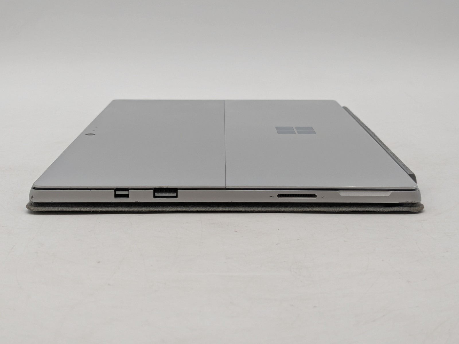 Surface Pro 6 2-in-1 12″ 2736 x 1824 Touch I5-8250U 128GB 8GB W11 Backlit IRCam