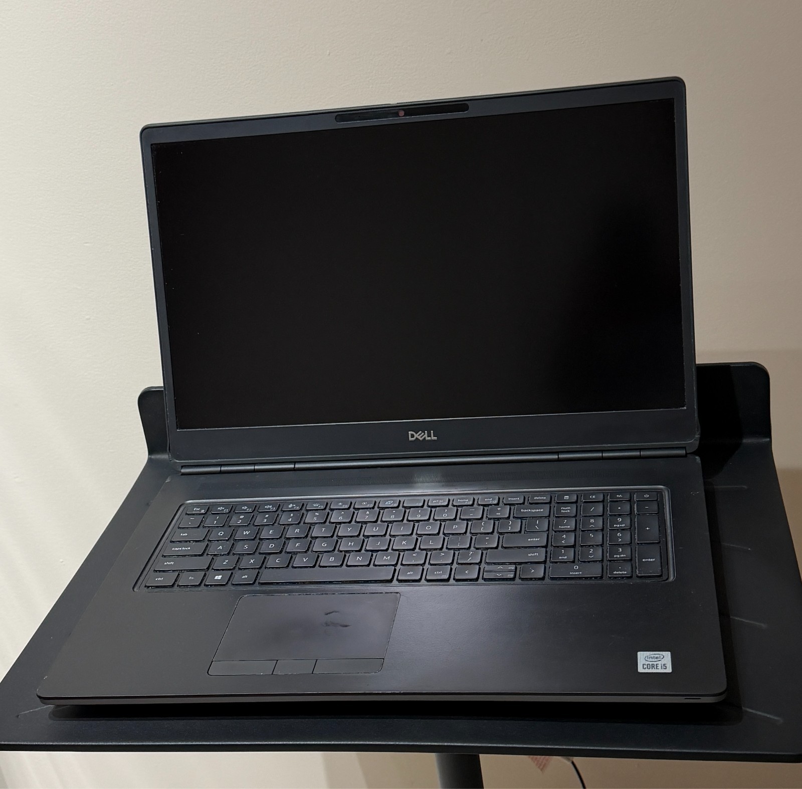 Laptop Dell precision 7750 i5-10400H 48GB RAM 512GB HD Win11