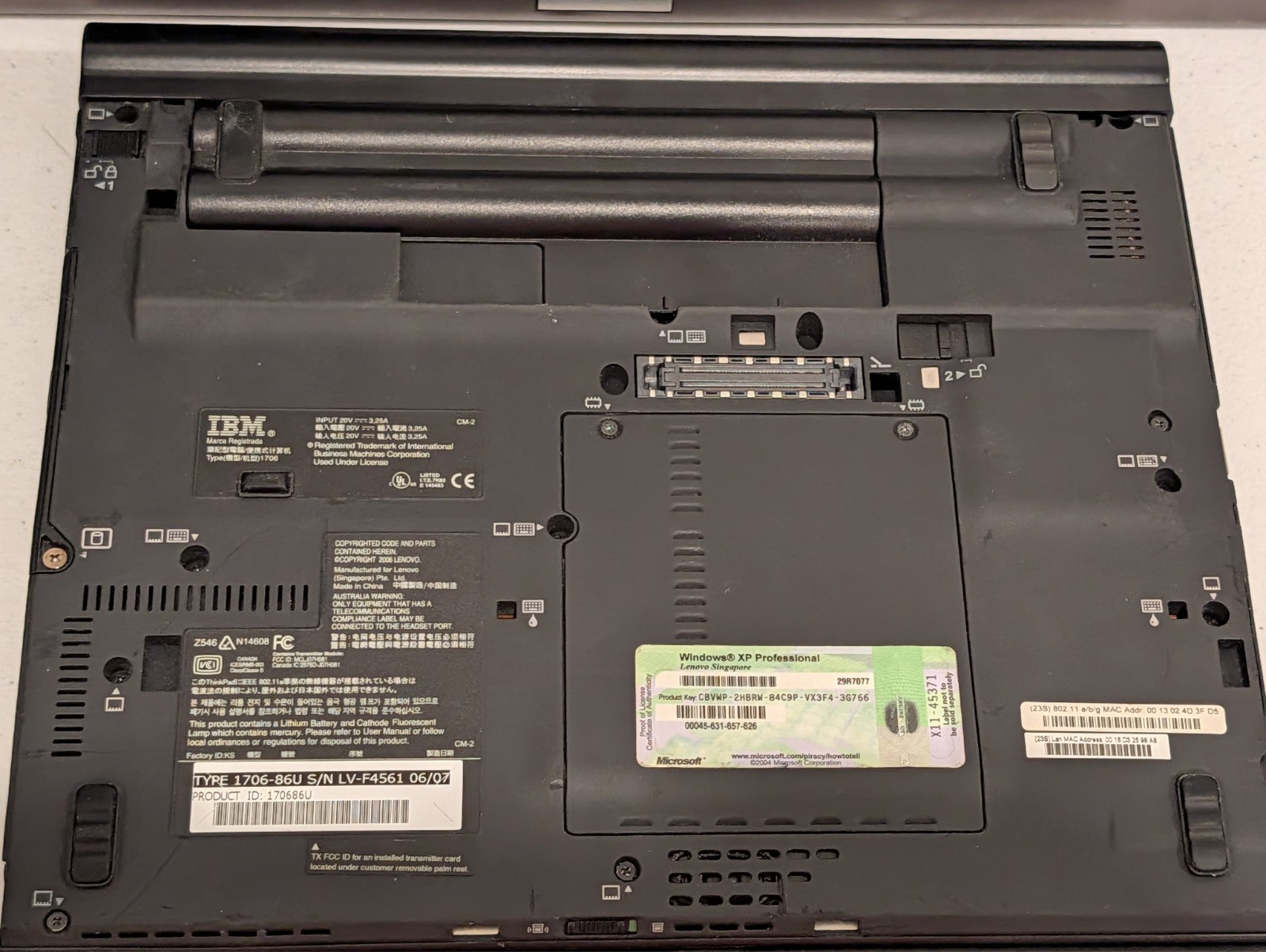 IBM ThinkPad X60 with Ultrabase Win XP Laptop Core Duo T2400 2GB RAM 40GB HDD