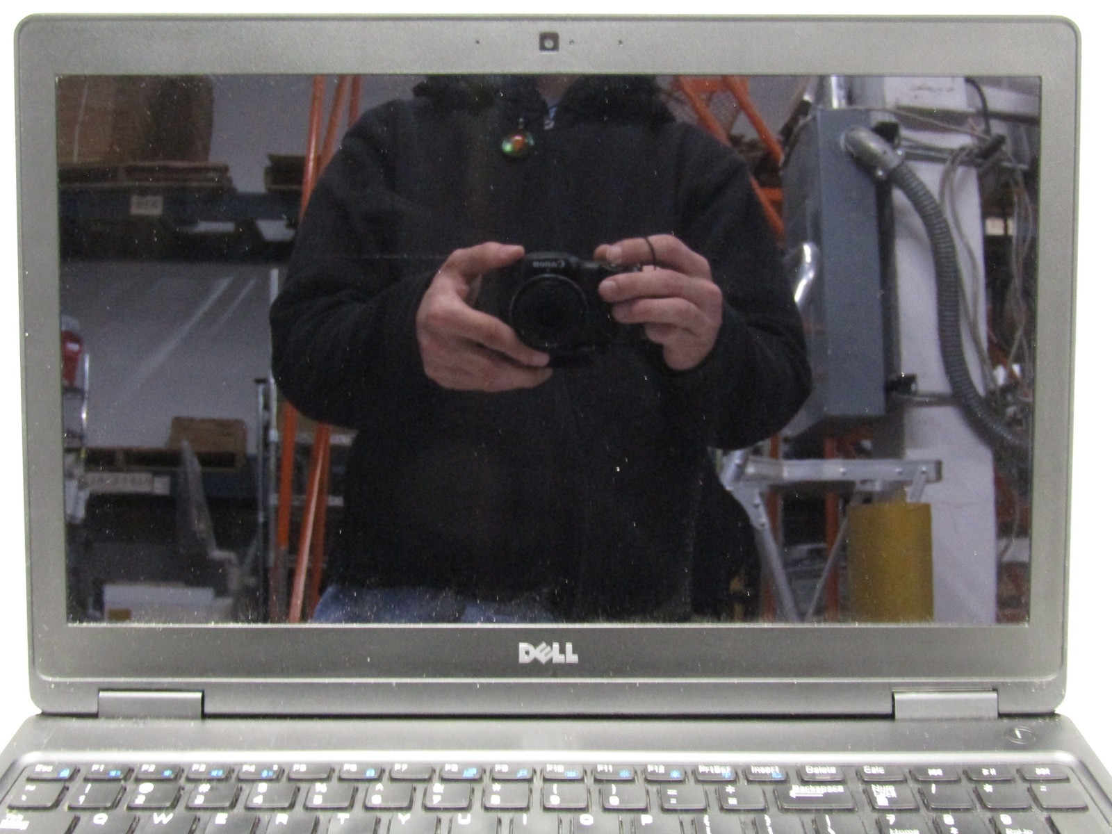 Dell Latitude 5580 2.90GHz Core i7-7820HQ 8GB RAM 15.6″ FHD Touch NO HDD/BATT/OS