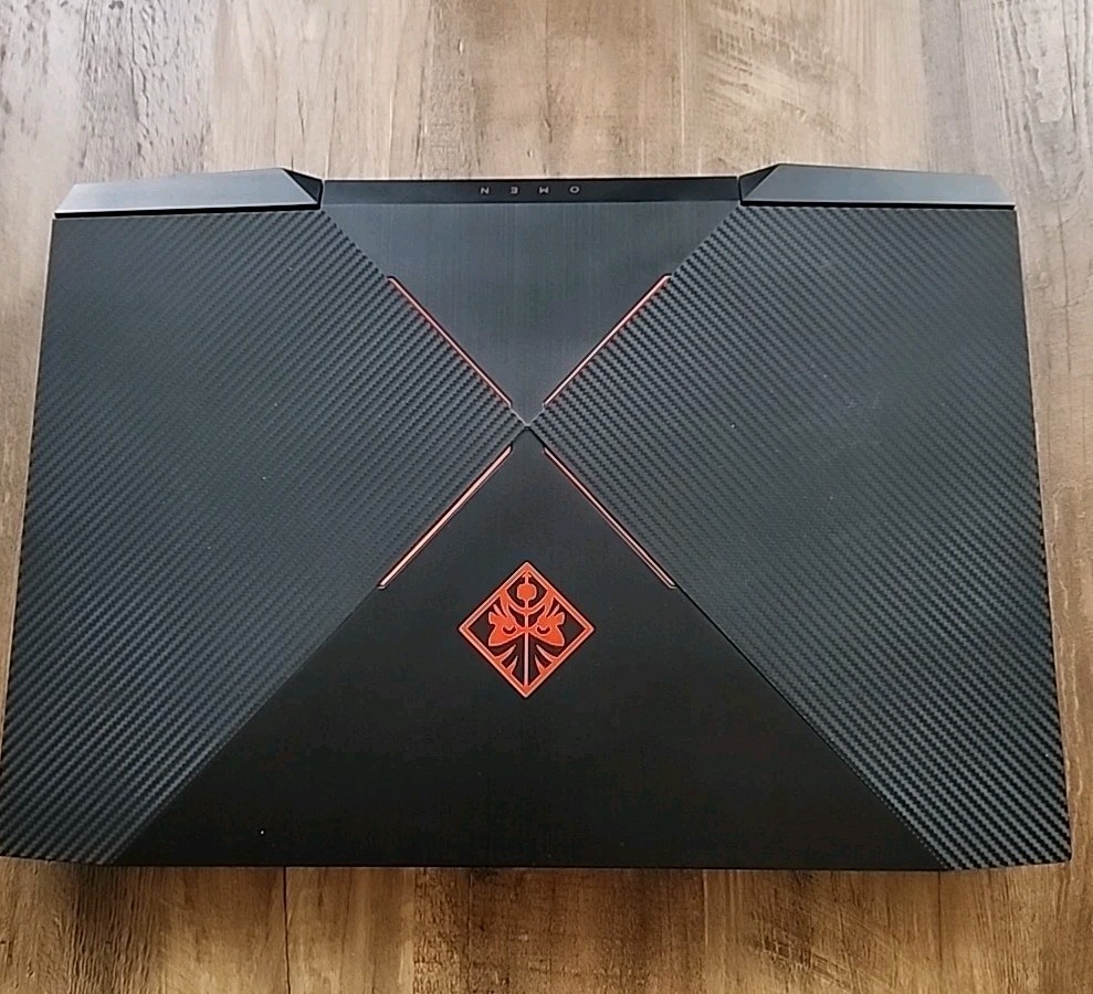 Omen 17 Gaming Laptop Model 17-an012dx (READ DESCRIPTION FOR MORE DETAILS)