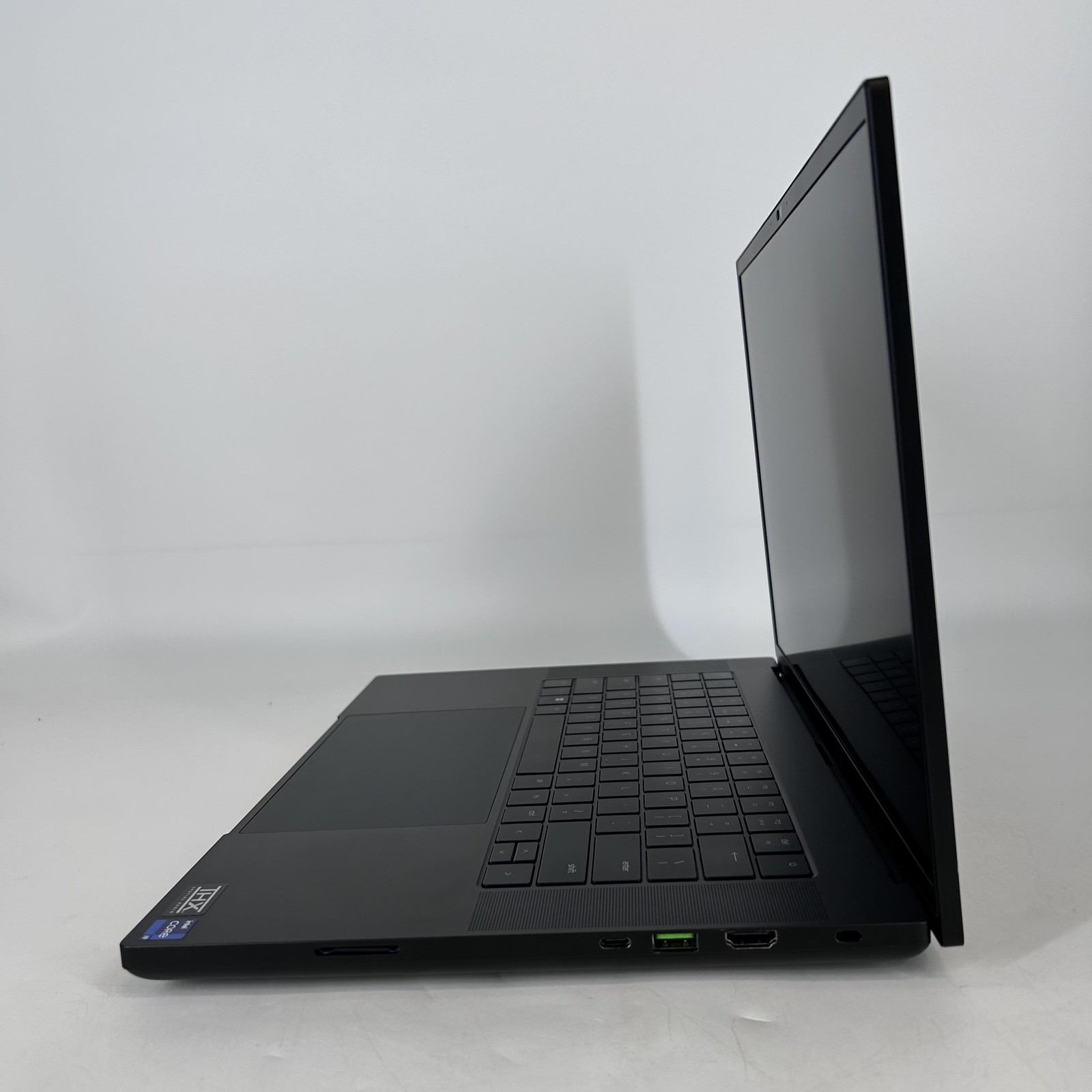 Razer Blade 16 120Hz UHD+ 2.2 GHz i9-13950HX 32GB 1TB/1TB RTX 4090 Very Good