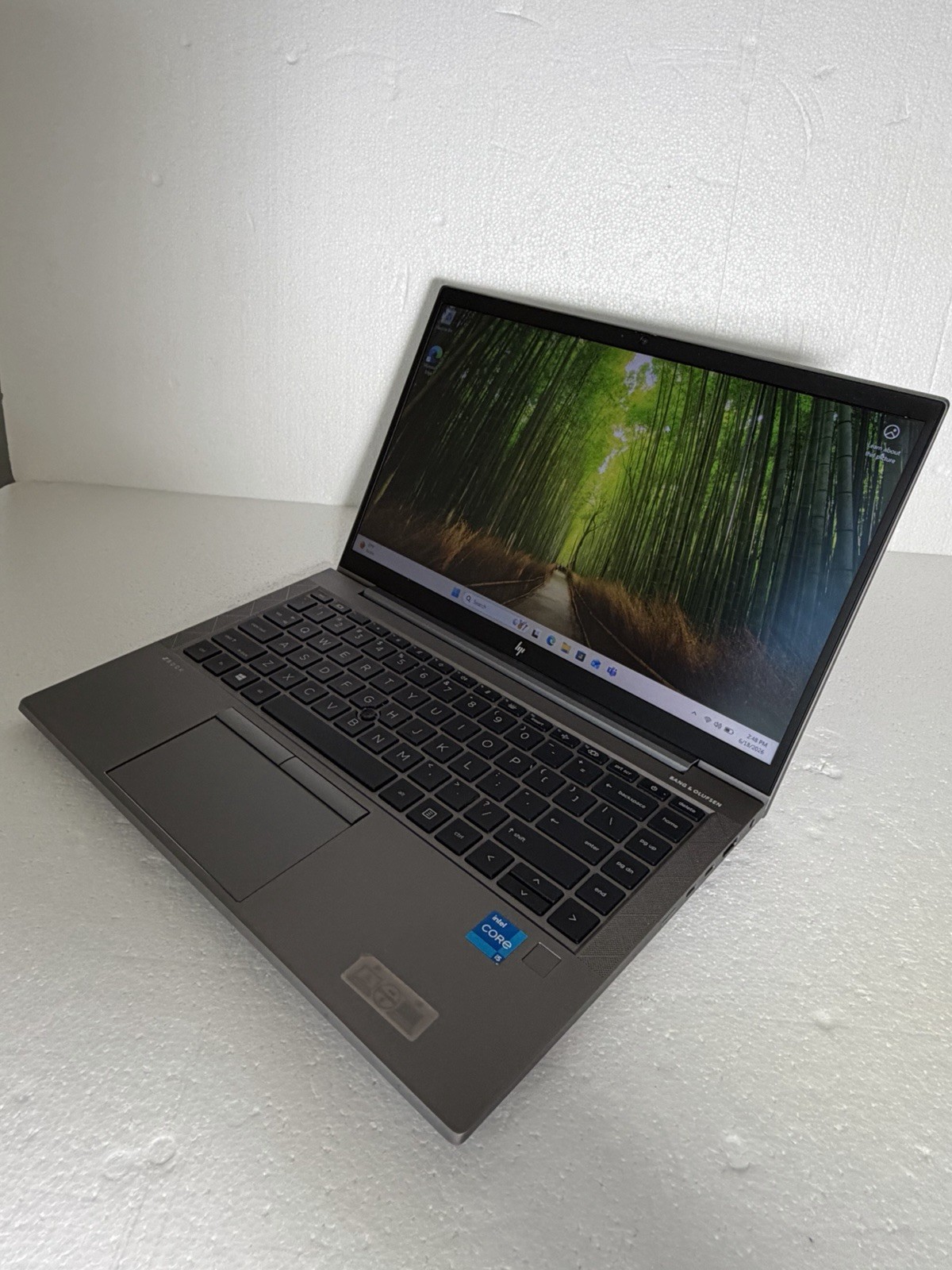HP ZBook Firefly 14 G8 14″ Core i5-1135G7 256GB 16GB Win 11 Pro W/ AC adapter