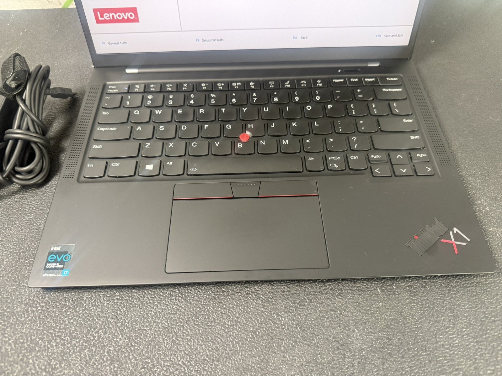 Lenovo ThinkPad X1 Carbon Gen 9 14″ Touch i7-1185G7 16GB No SSD Laptop