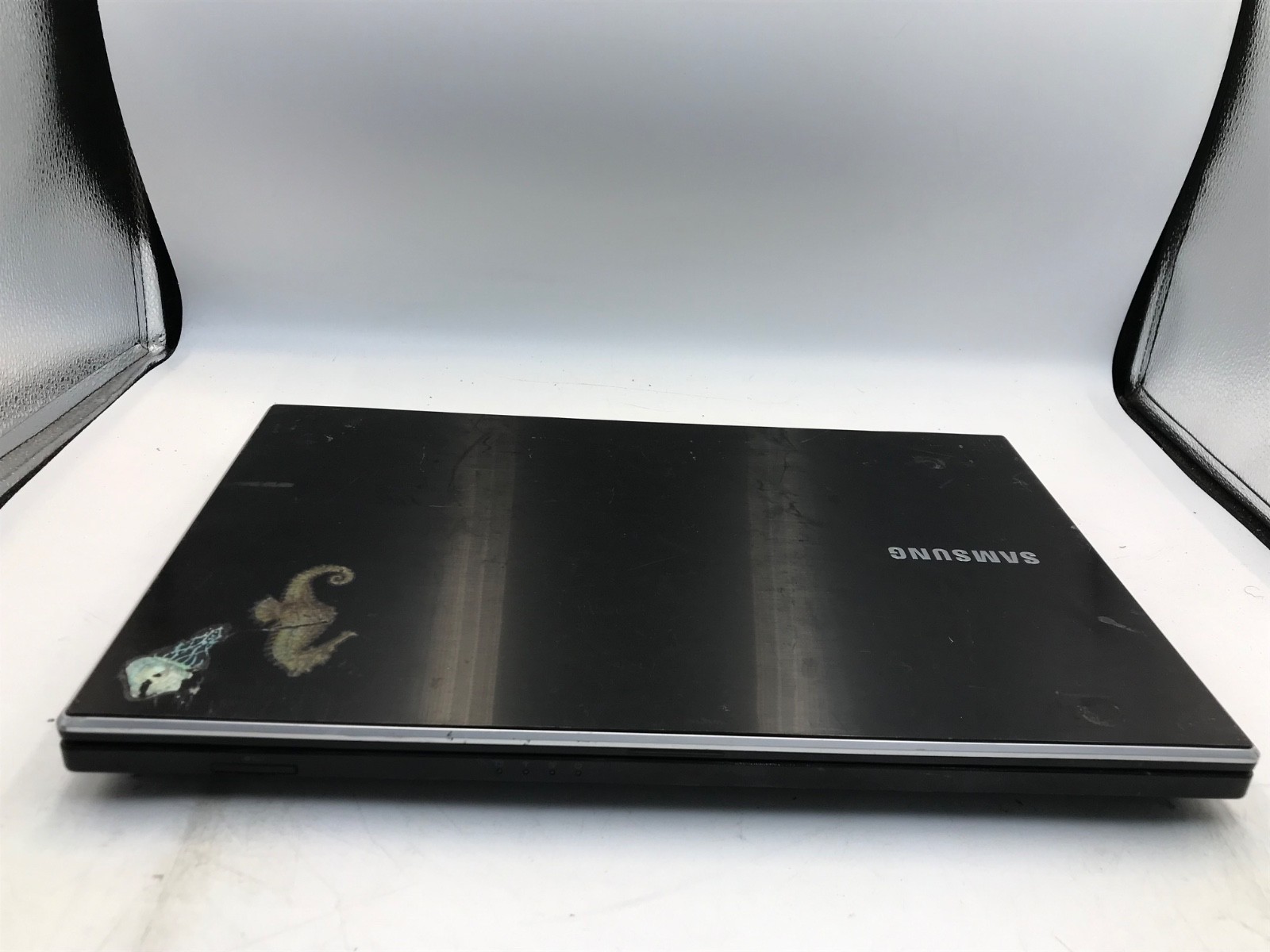 Samsung 300V Intel Core i5-2450M 15″ Laptop – BOOTS/BAD DISPLAY -MZ