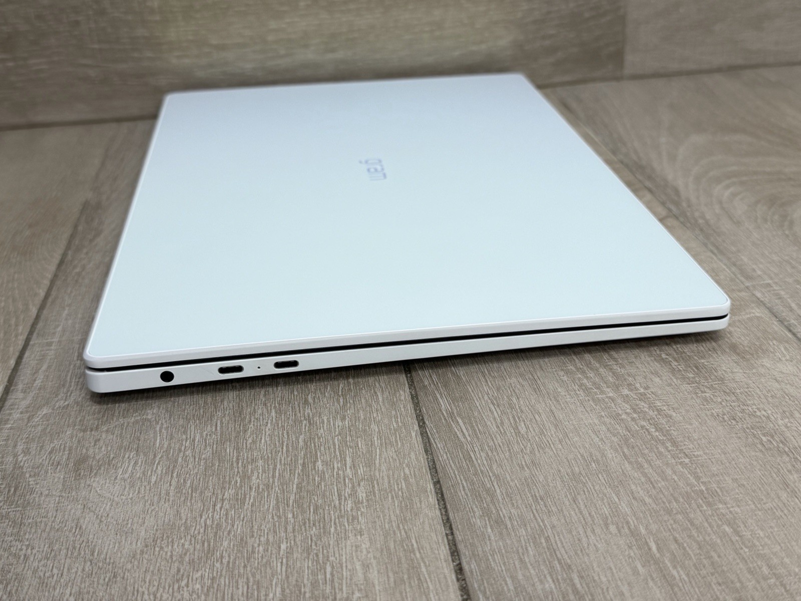 Bad Battery” LG Gram 16Z90RS 16″ Core i7-1360P 16GB RAM 1TB SSD Win-11 Excellent