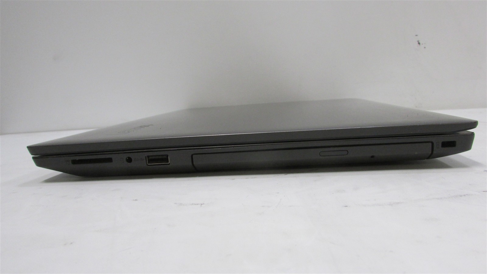 Lenovo V330-15IKB i5-7200U 2.5GHz 8GB RAM 128GB m.2 500GB HDD 14″ W10Pro COS DMG