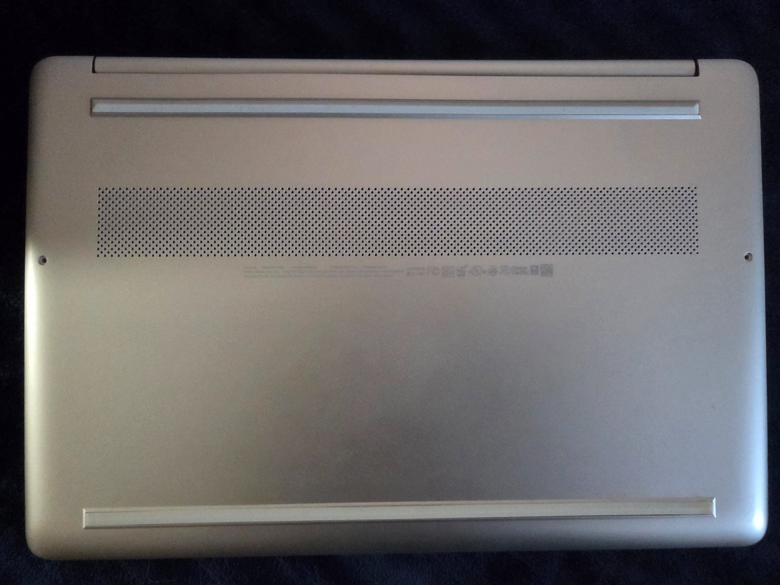 HP 15z-EF1000 15.6″HD Core AMD Athlon 3150U 2.4GHz 8GB + Charger