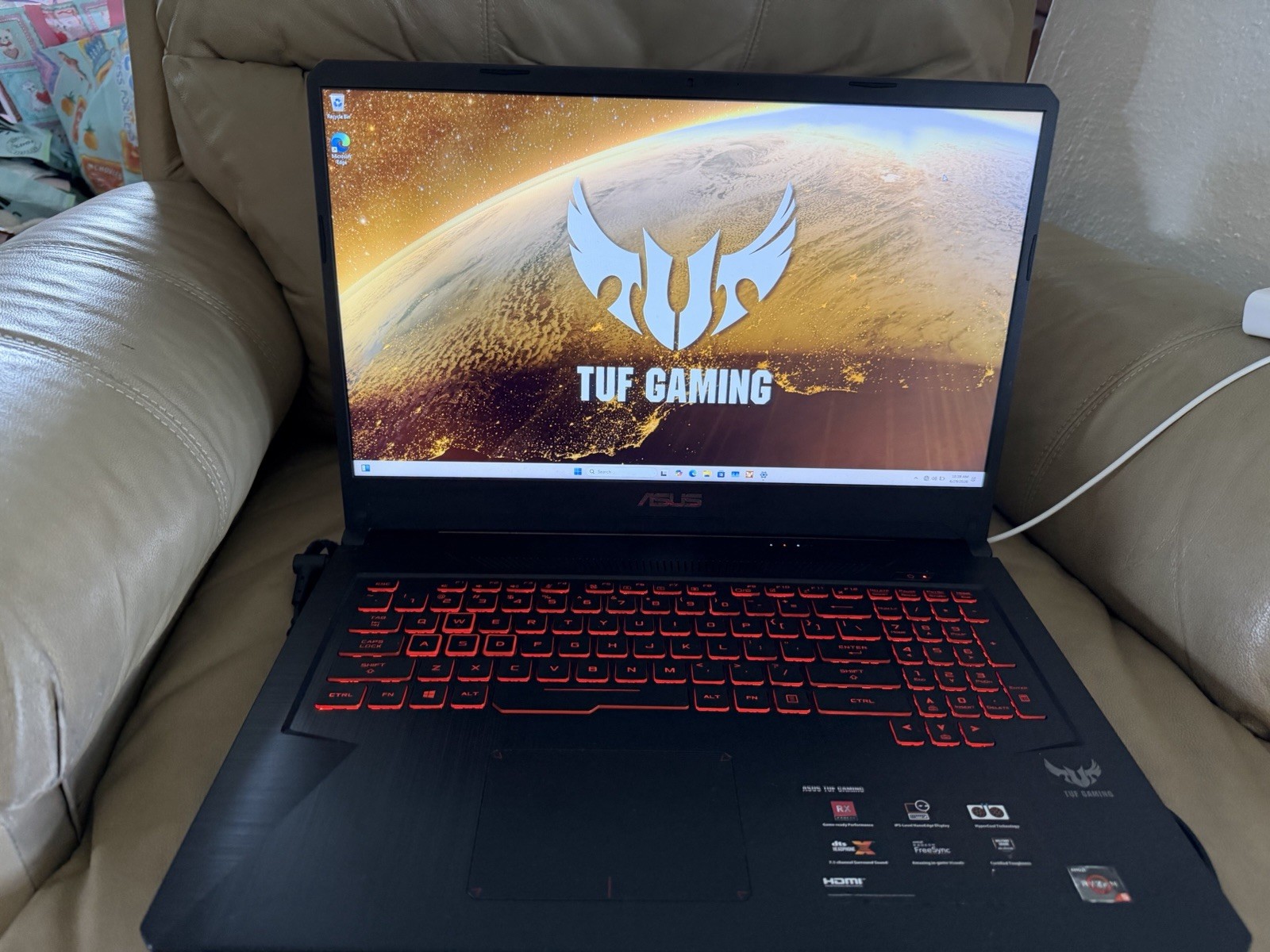 ASUS TUF Gaming 15.6″ Ryzen 5 3550H 8GB 1TB HDD RX 560X Win 11