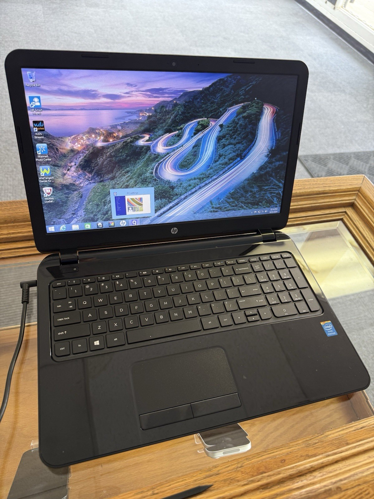 HP 15-r029wm Intel Pentium n3520 2.16 GHz 4GB RAM Win 8