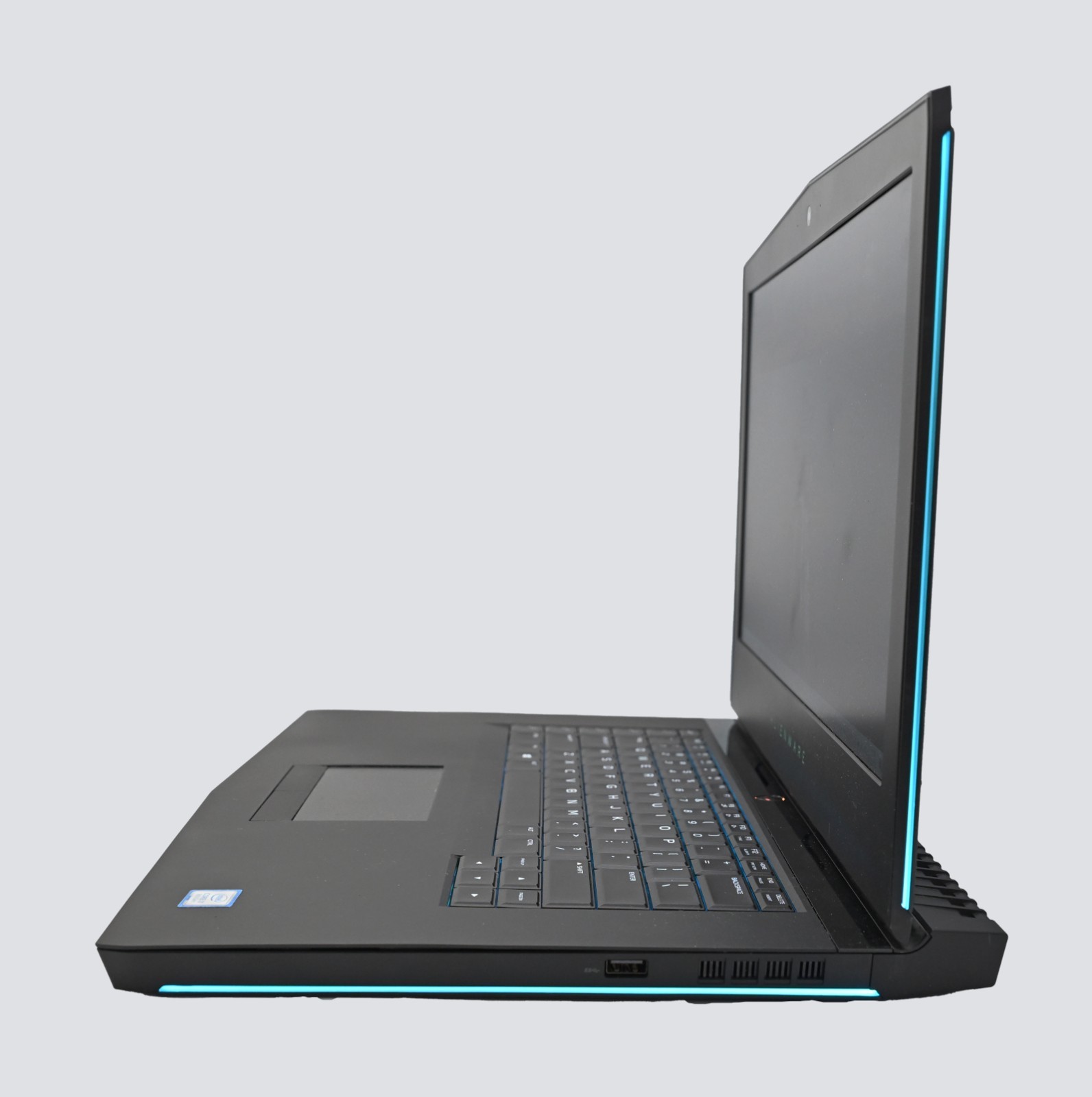 Alienware 15 R4 i7-8750H 2.2GHz 12GB RAM 240GB SSD GeForce GTX 1060 WINDOWS 11
