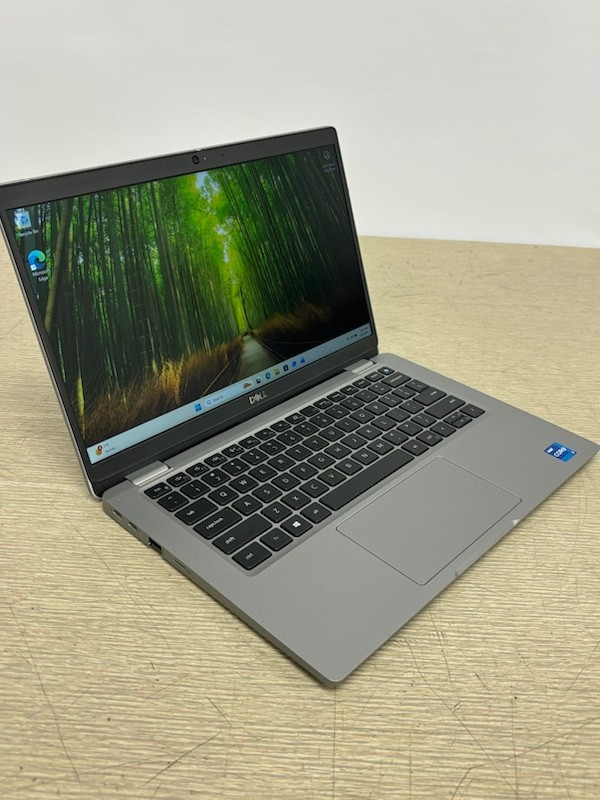 Dell Latitude 5320 i7-1185G7 3.0GHz 16GB 256GB SSD Windows 11 Pro Laptop