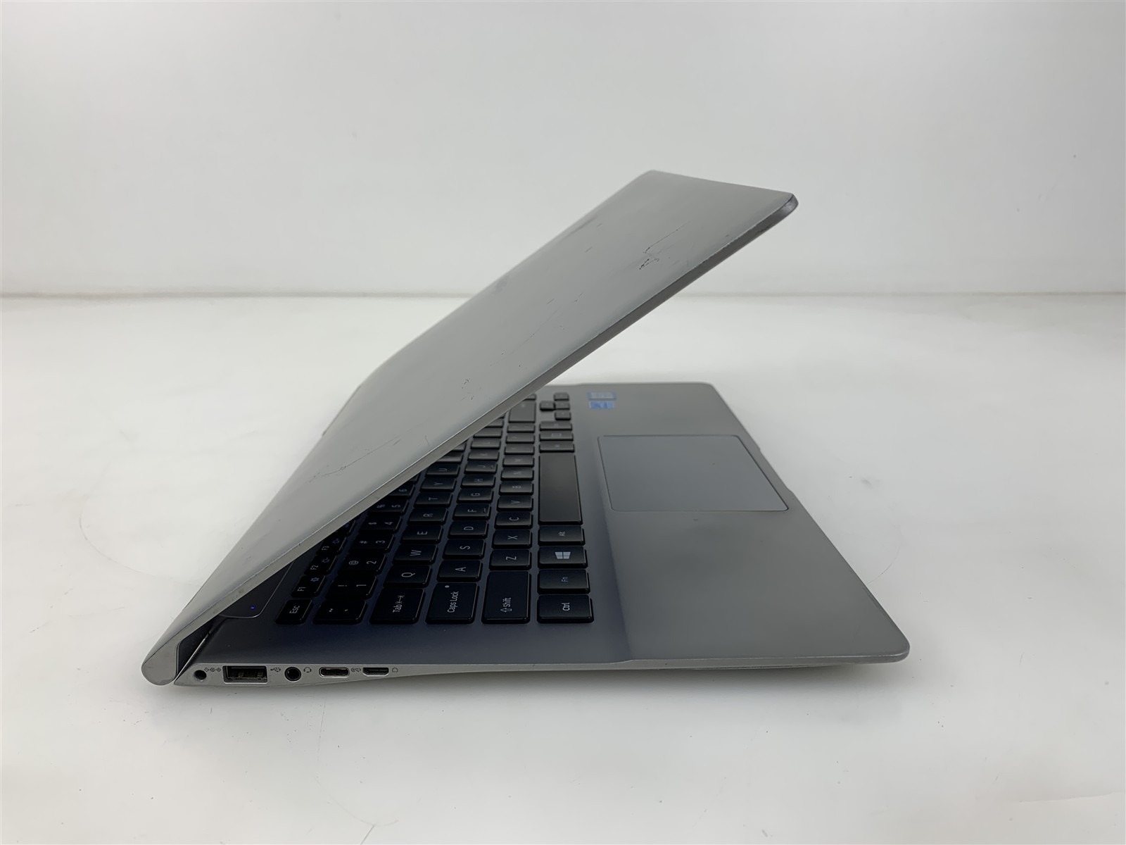 Samsung Notebook 9 15″ i7-6500U 8GB RAM 256GB SSD Win 11