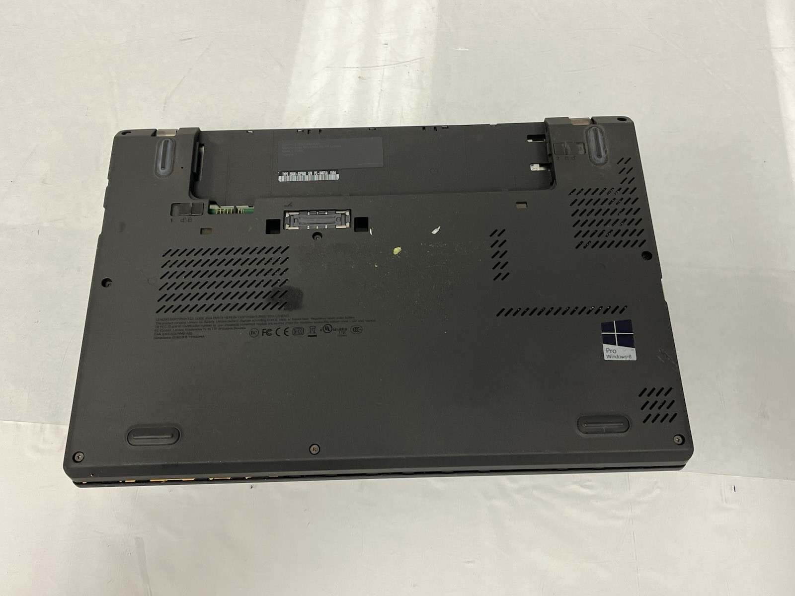 Lenovo ThinkPad x240 Laptop Intel i7-4600U 2.10GHZ 8GB RAM NO HDD FOR PARTS