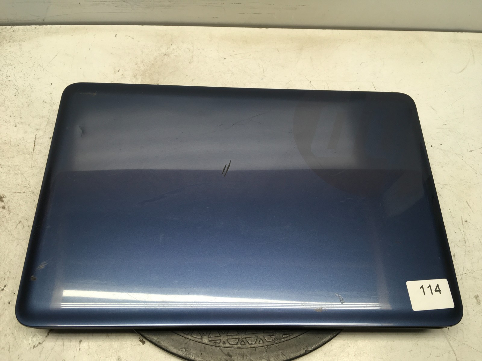 HP 2000-2B19WM AMD E-300 1300MHz 4 GB NO HDD – Cracked Screen