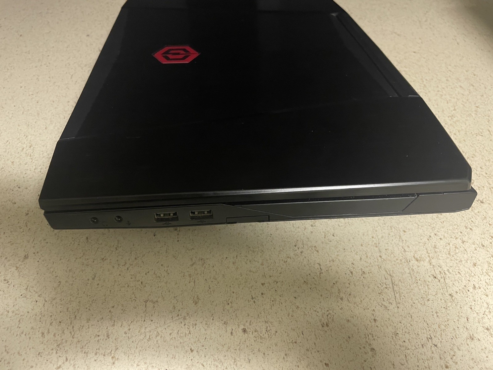 CyberPower Tracer Gaming Laptop I7-7700HQ NVIDIA GeForce GTX 1050 Ti 16GB RAM