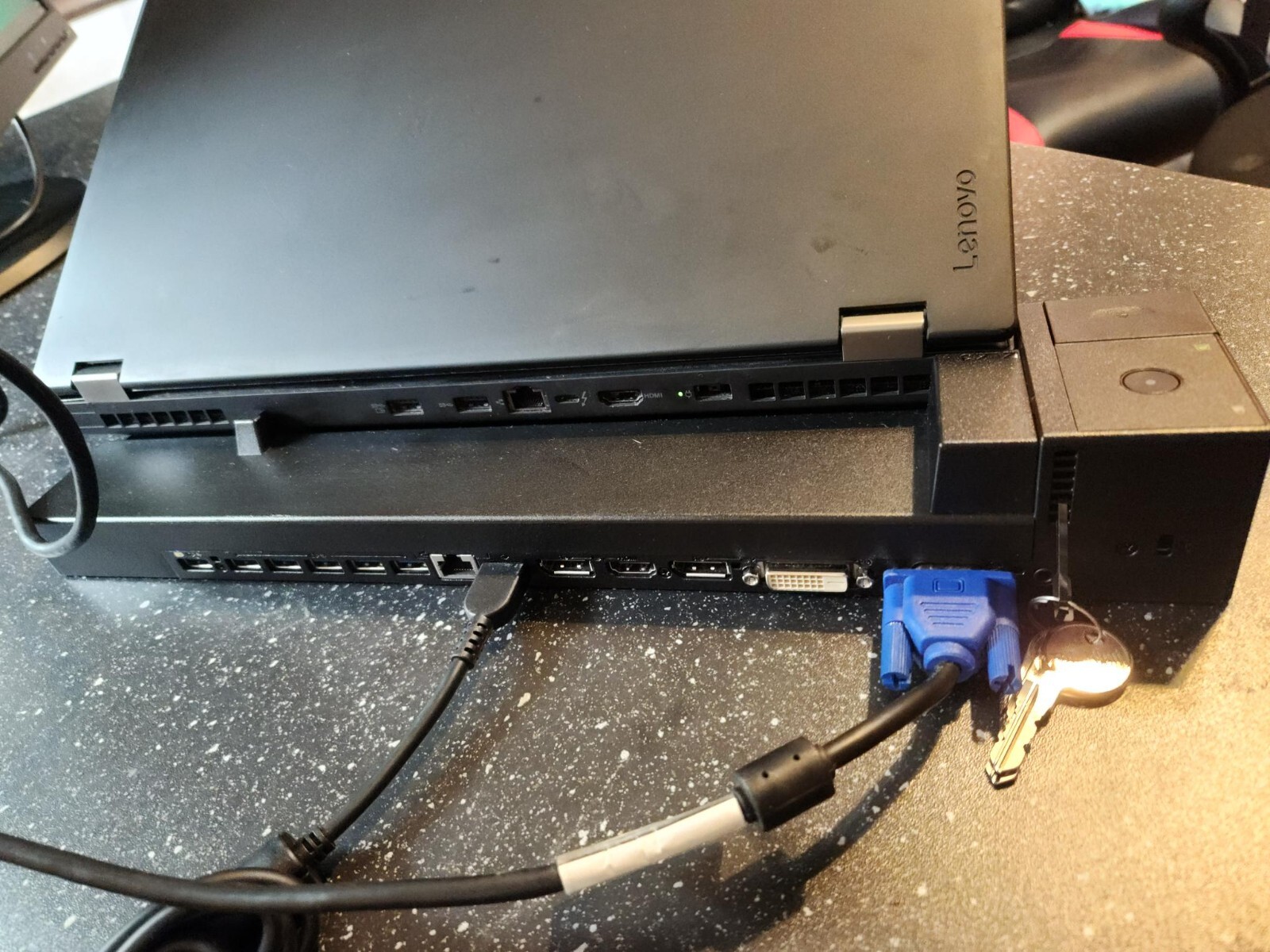 Lenovo ThinkPad P51 – Intel Core i7-7700HQ 2.8GHz 32GB DDR4 NVIDIA No OS/SSD/HDD