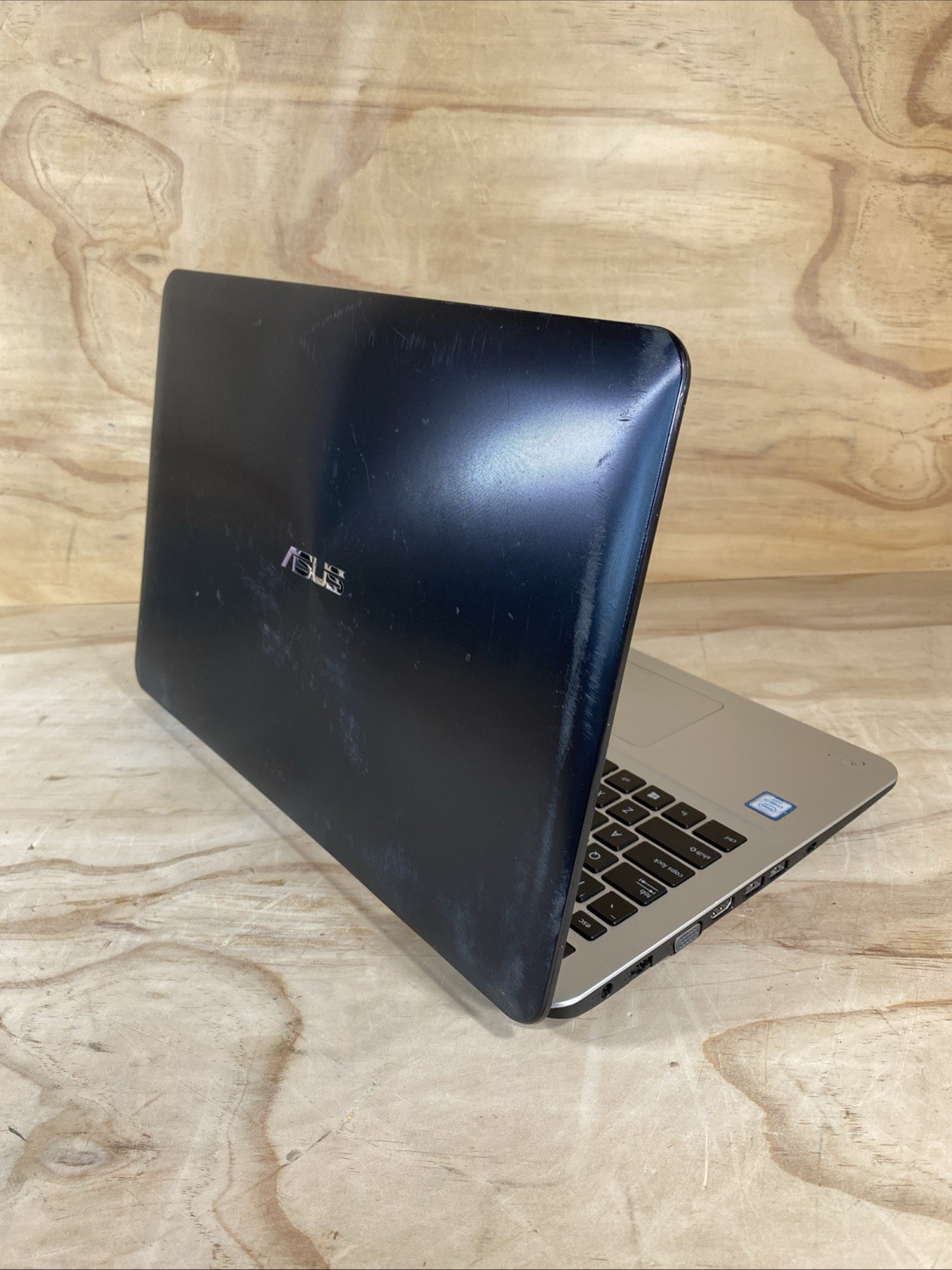 ASUS F555UA 15.6″ Laptop Intel Core i7-6500U(2.6) GHz /8GB/1Tb Hdd/bad batt
