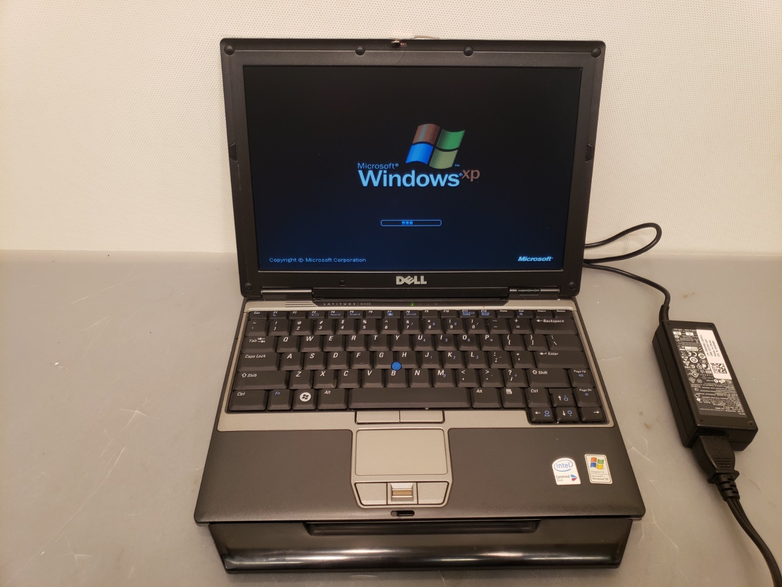 Vintage Dell Latitude D430 Laptop C2D 1.2GHz. 1.5GB 80GB 12″ 1280×800 WinXP