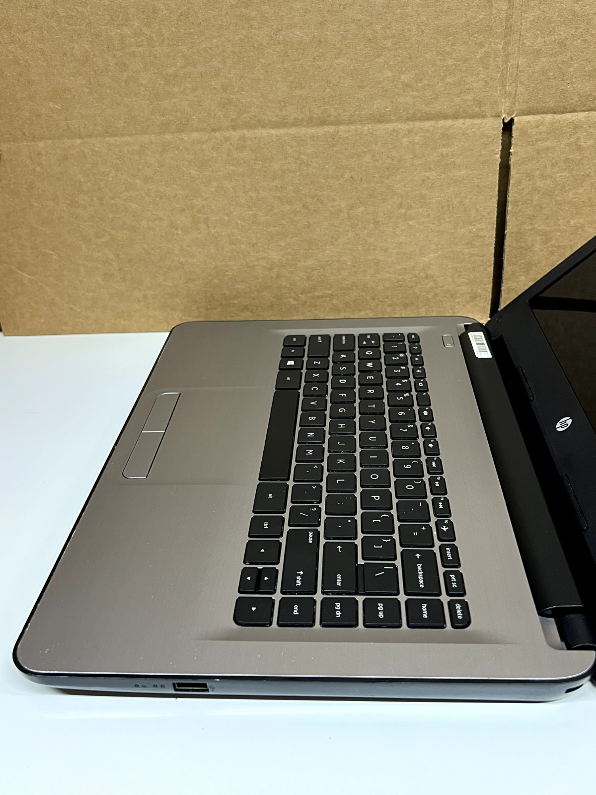 HP 14 Series Laptop AMD E2-7110 Processor 4GB RAM 32GB eMMC Windows 10 Installed