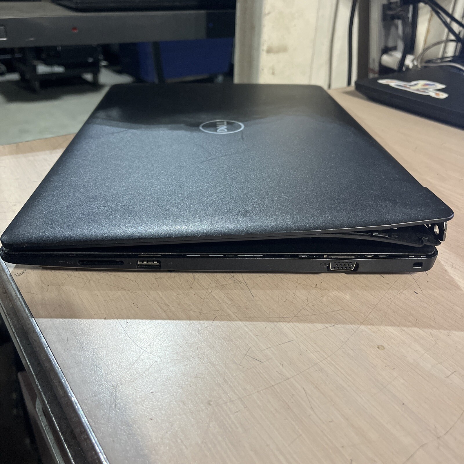 DELL LATITUDE 3590 INTEL CORE I5-8250U 8GB RAM NO HD