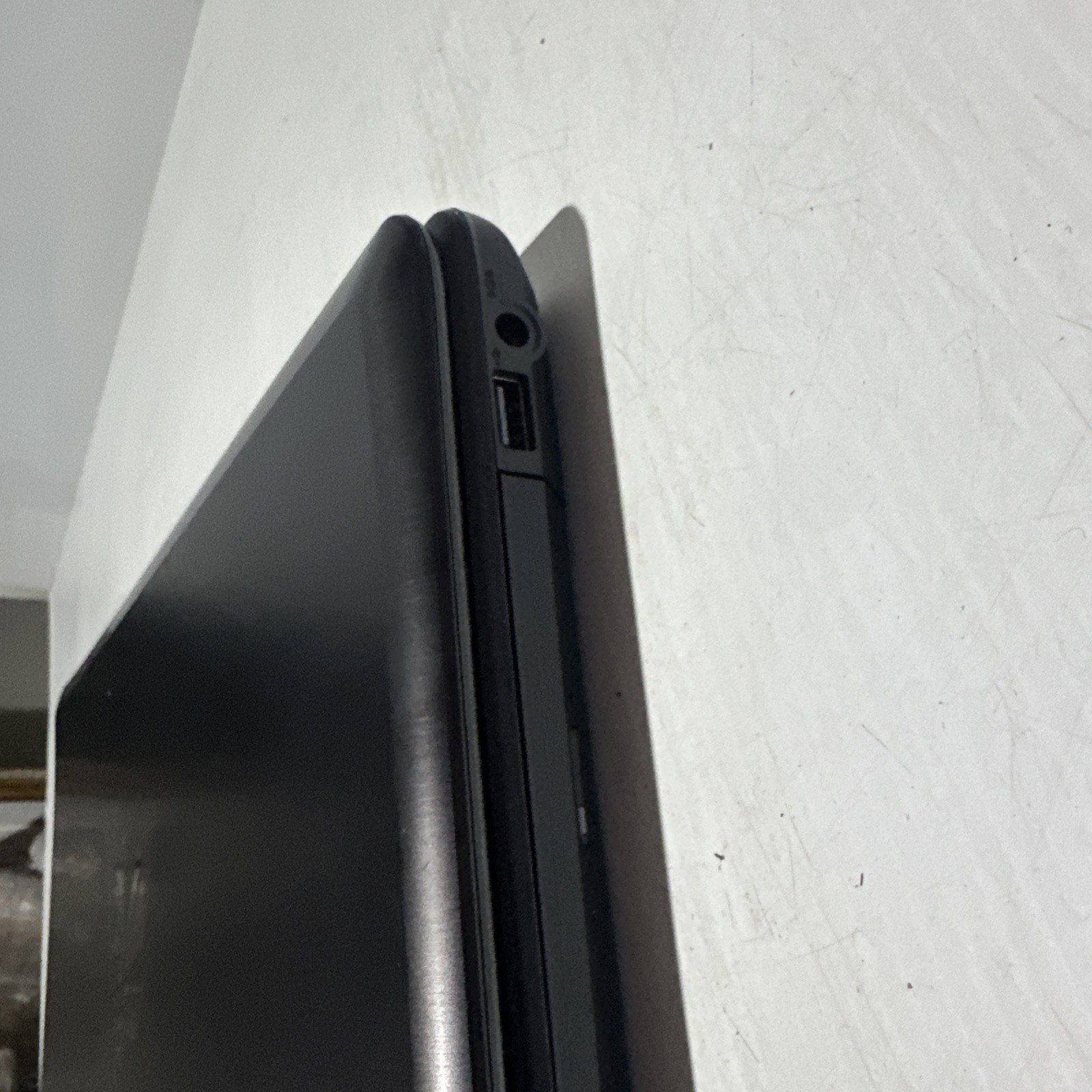 Lenovo G580 15″ Laptop Intel Celeron B830 4gb Ram 120gb SSD Windows 10 H No P/S