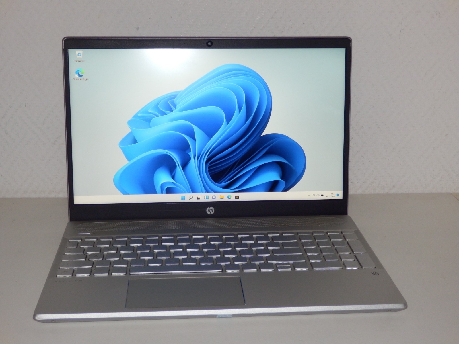 HP Pavilion 15-cw, AMD Ryzen 5 2500U, 8GB Ram, 256GB SSD, Vega 8, 15.6″ inch FHD