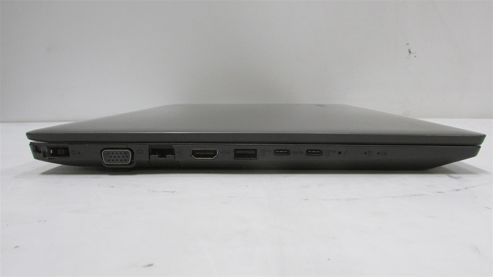 Lenovo V330-15IKB i5-7200U 2.5GHz 8GB RAM 128GB m.2 500GB HDD 14″ W10Pro COS DMG