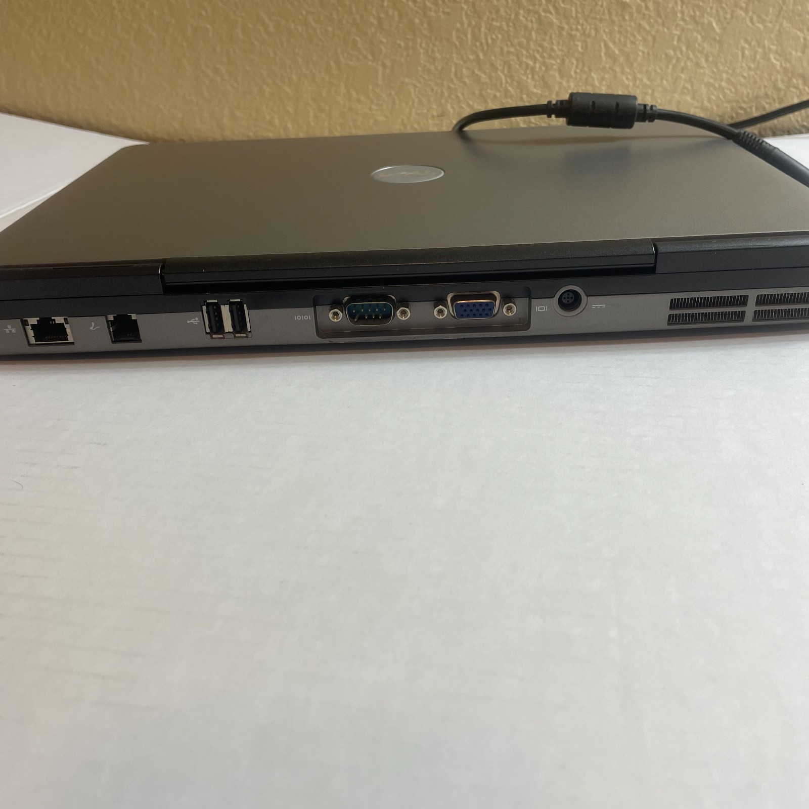 Dell Latitude D620 1.8GHz 1.5GB 128GB SSD WiFi DVDRW RS232 BAD BATTERY.