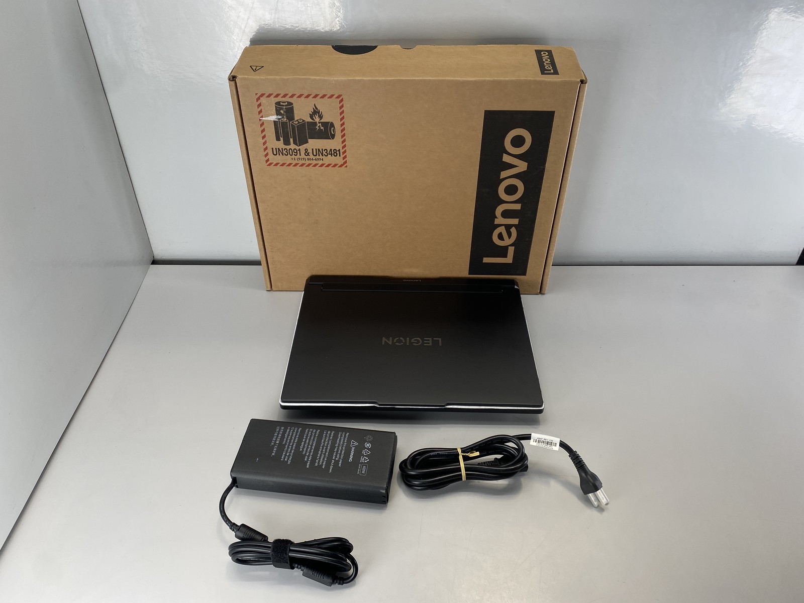 Lenovo Laptop Legion Pro 7 16AFR10H 16″ AMD Ryzen 9 9955HX3D 1TB RTX 5080