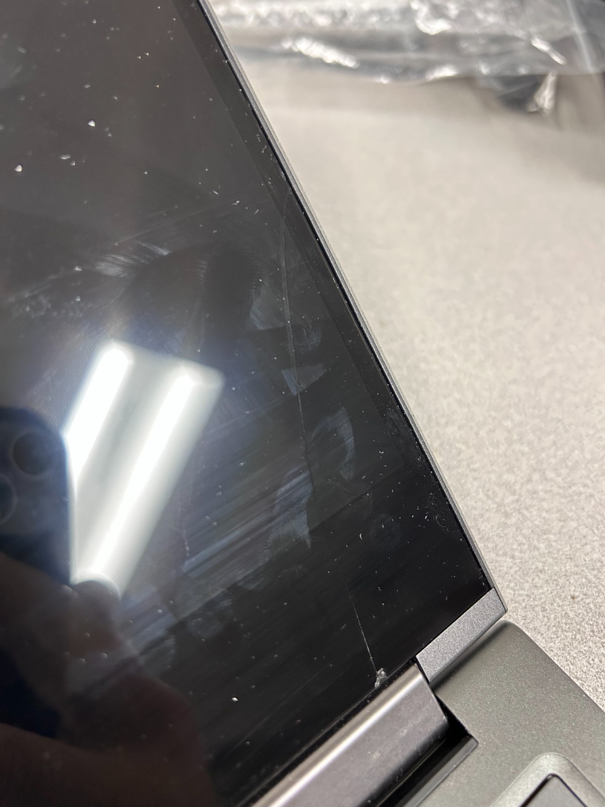 Lenovo Yoga 730-13IKB 13.3″ 256 SSD, i5 8th Gen, 1.60 GHz, 8 GB Read Desc