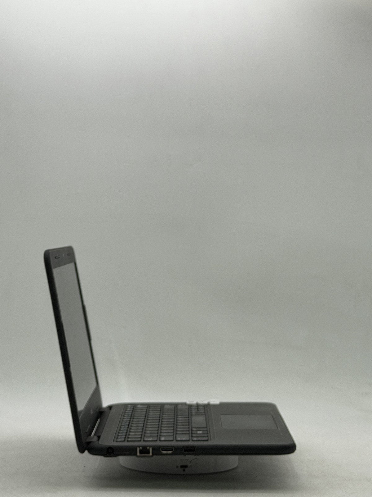 Dell Latitude 3310 13.3in i5-8265U 8GB 256GB NO OS *Read*