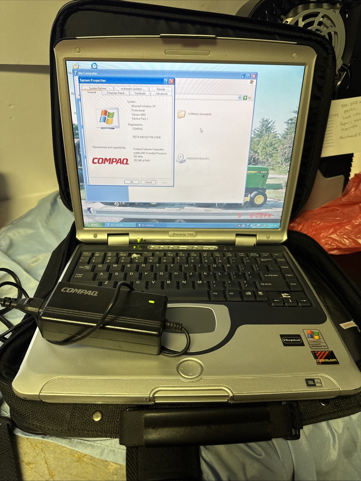 COMPAQ PRESARIO 700 14,1″ AMD DURON 600 MHz 400 MB RAM 20GB HDD WINDOWS XP !!