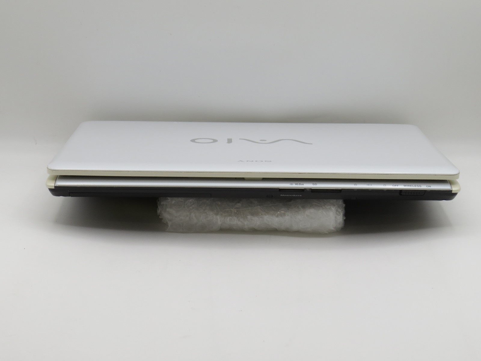 Sony Vaio | 76600 | 4GB DDR3 | 256GB SSD | GeForce G210M | 14″ | No OS/Battery
