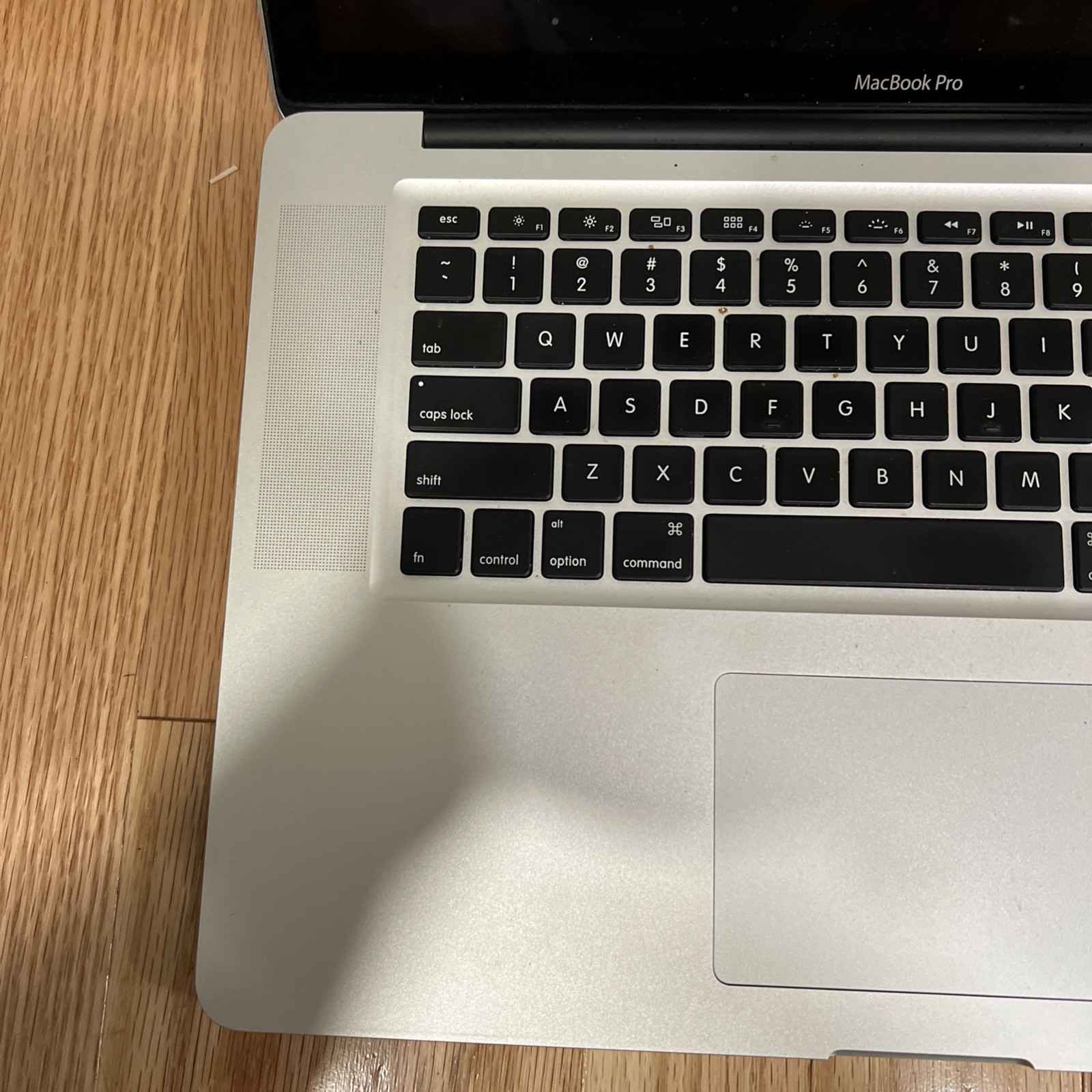 Apple MacBook Pro 15 A1286 C02GP0CWDY5P Late 2011 2.4GHz 15.4″ Laptop For Parts