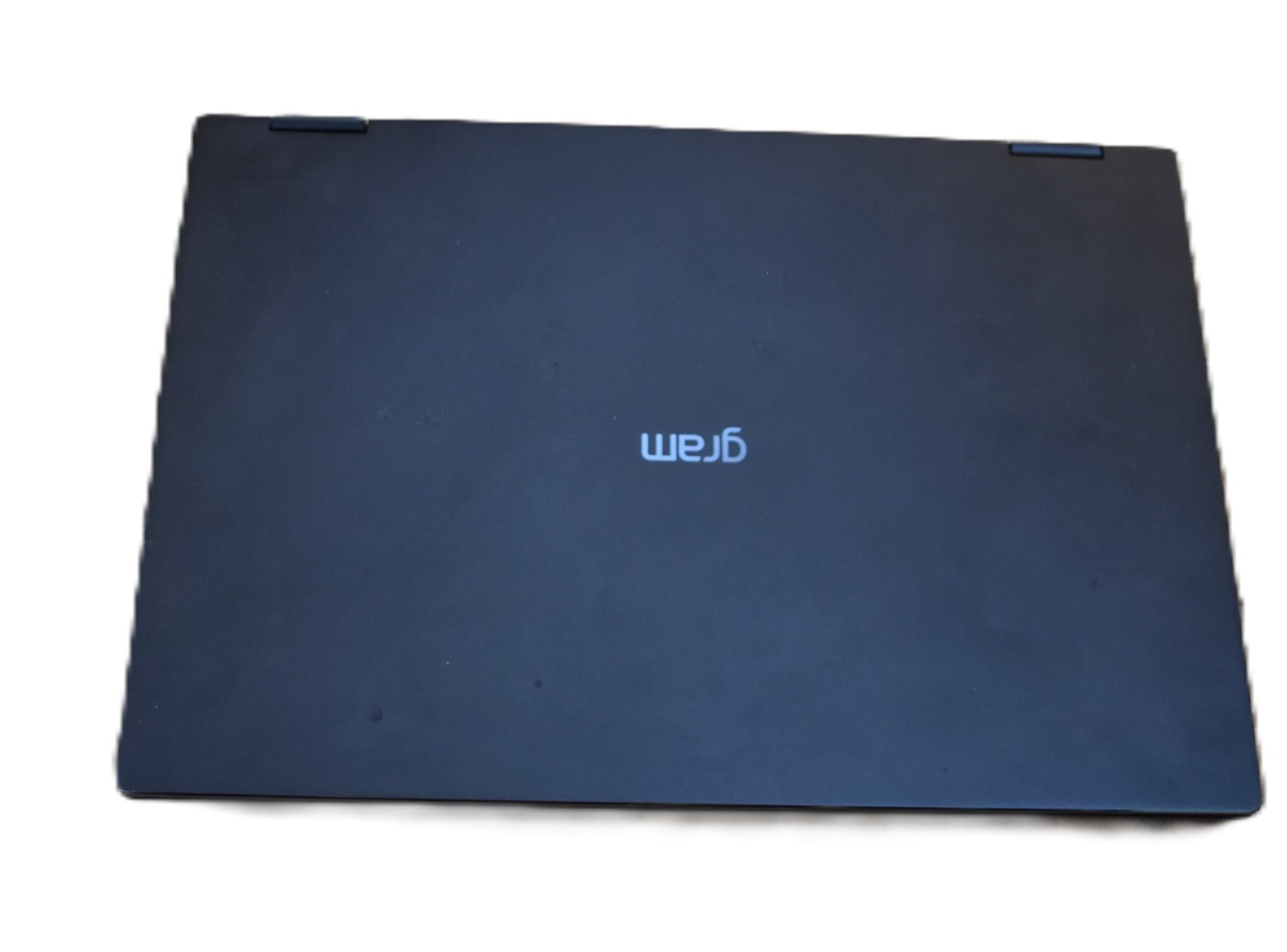 LG Gram thin and light 14 inch 2-in-1 touch 12th gen laptop in excellent cond