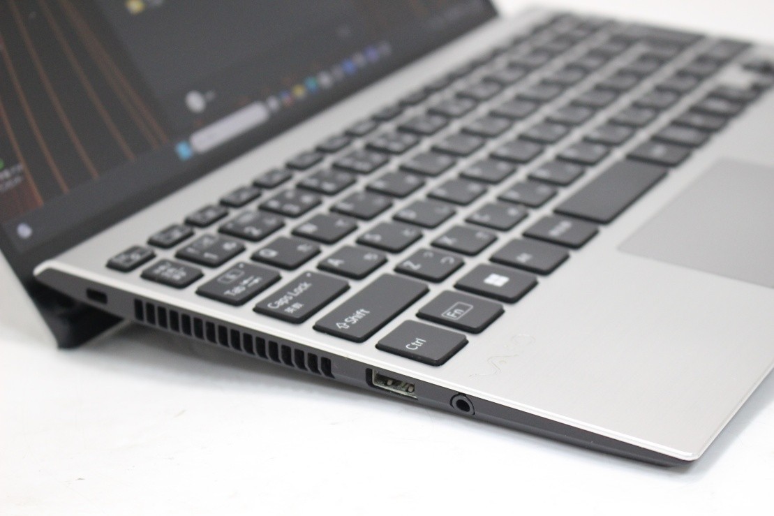 SONY VAIO Pro PJ VJPJ21 Windows 11 11th Gen i5-1135G7 8GB NVMe 256GB SSD