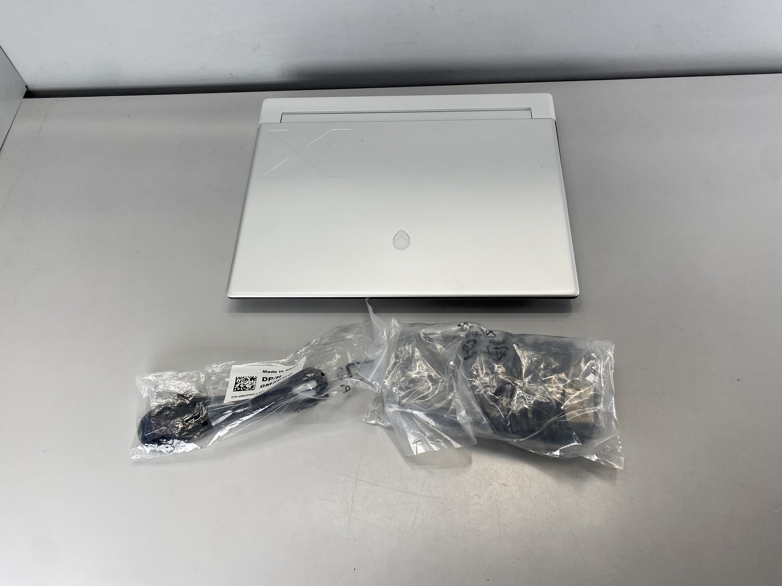 Dell Laptop Alienware X16 R2 16.3″ Intel Core Ultra 9 185H 2TB RTX 4090