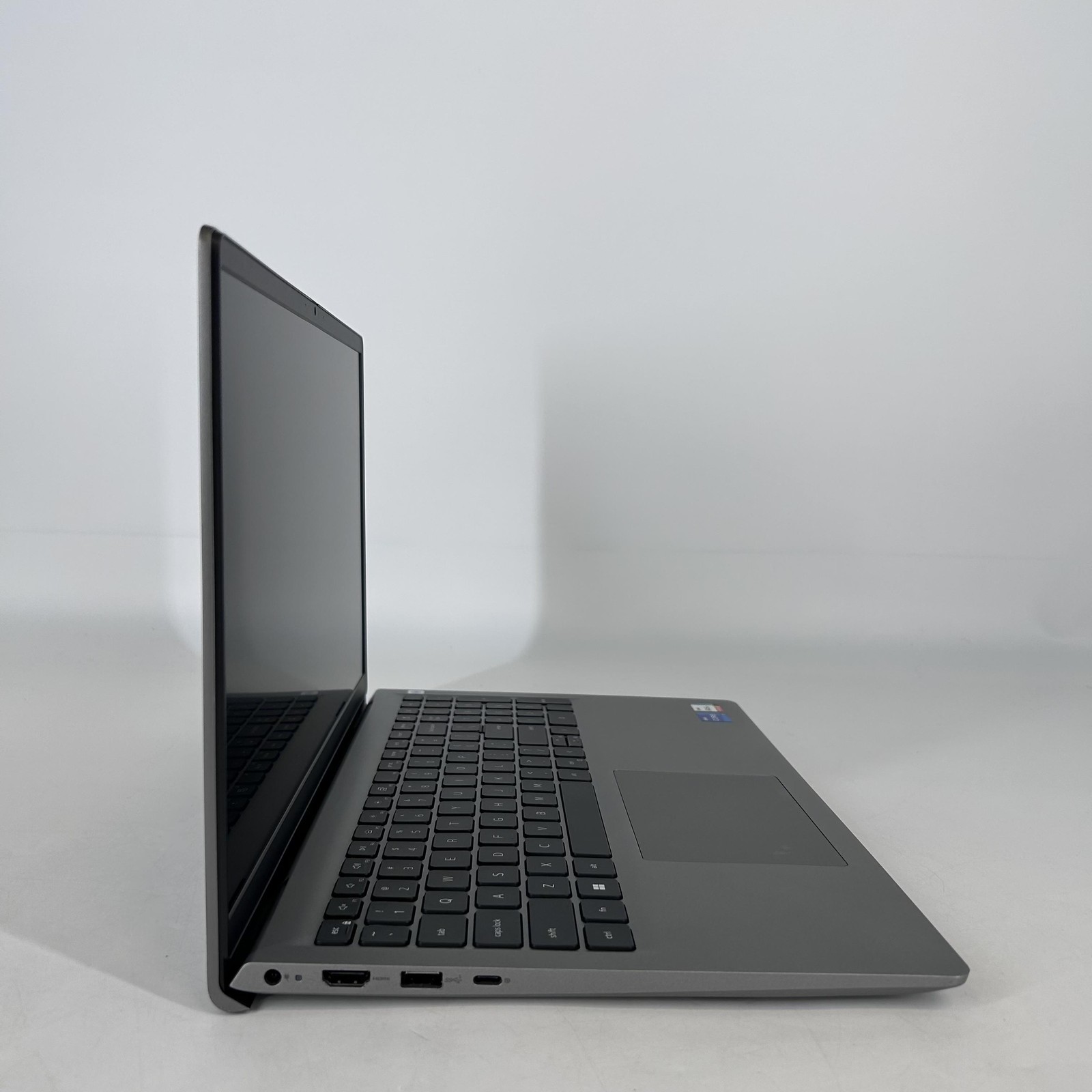 Dell Vostro 3530 15.6 Gray FHD 1.7 GHz i7-1355U 16GB RAM 1TB SSD Very Good